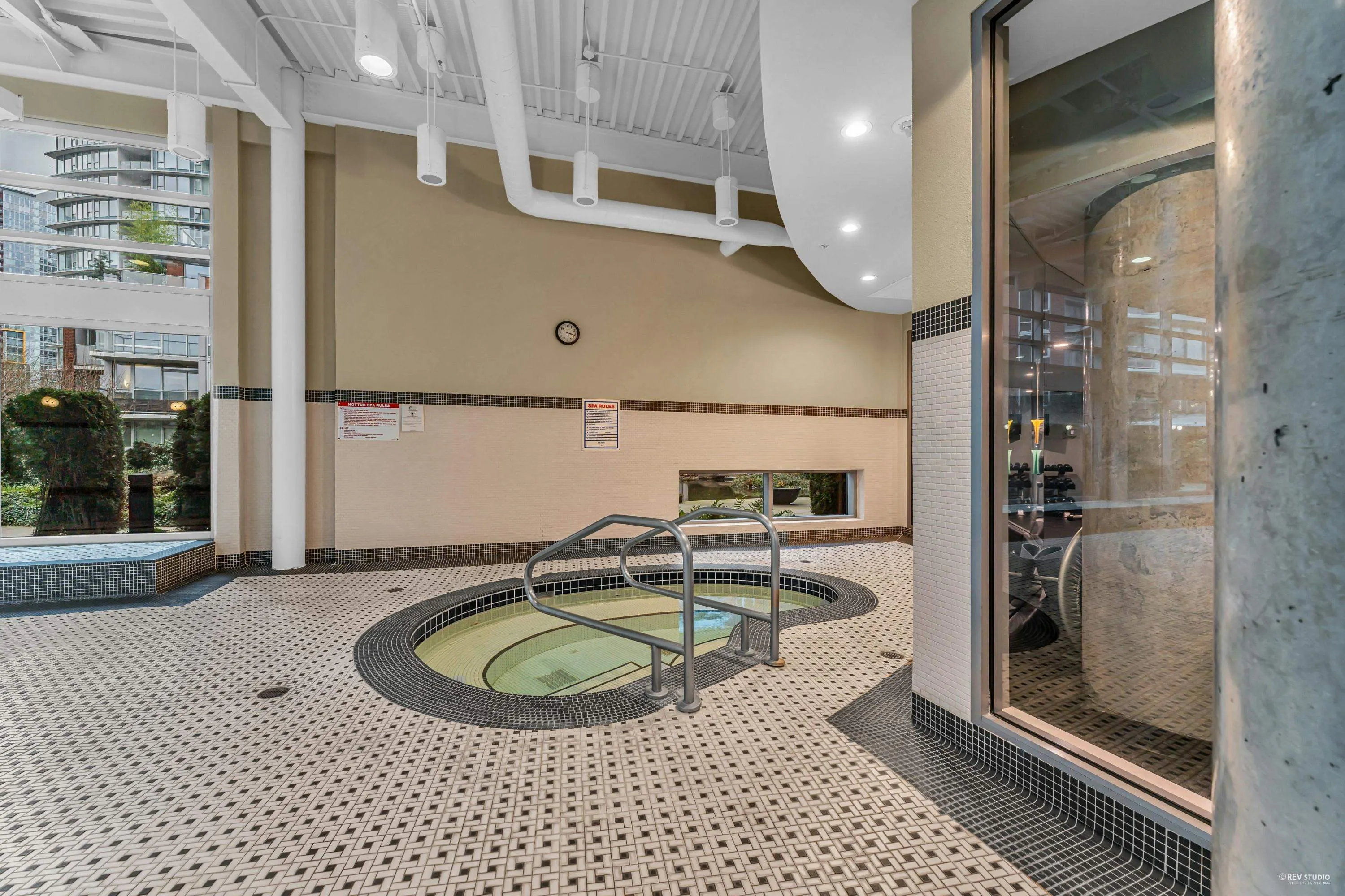 703 58 Keefer Place