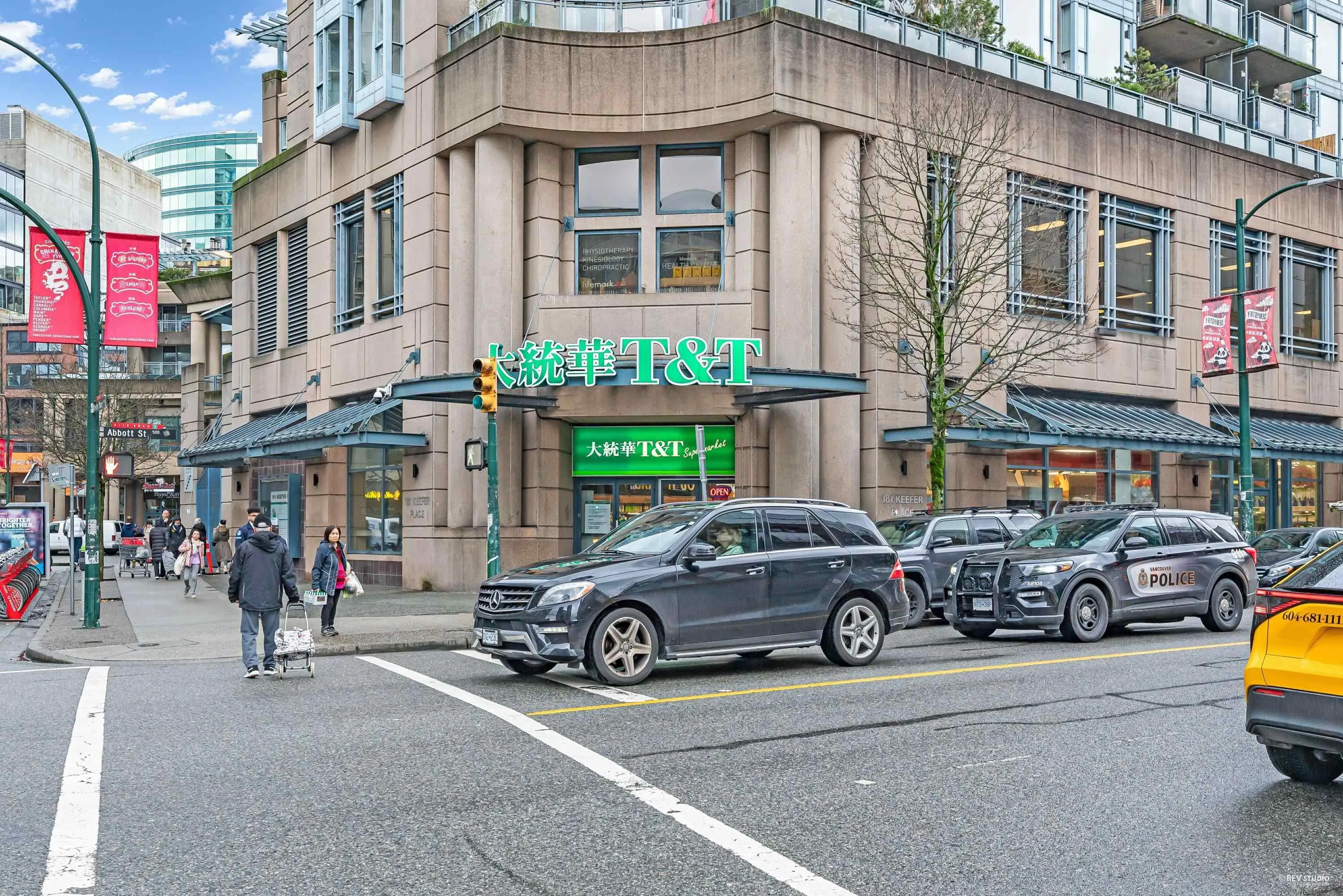 703 58 Keefer Place