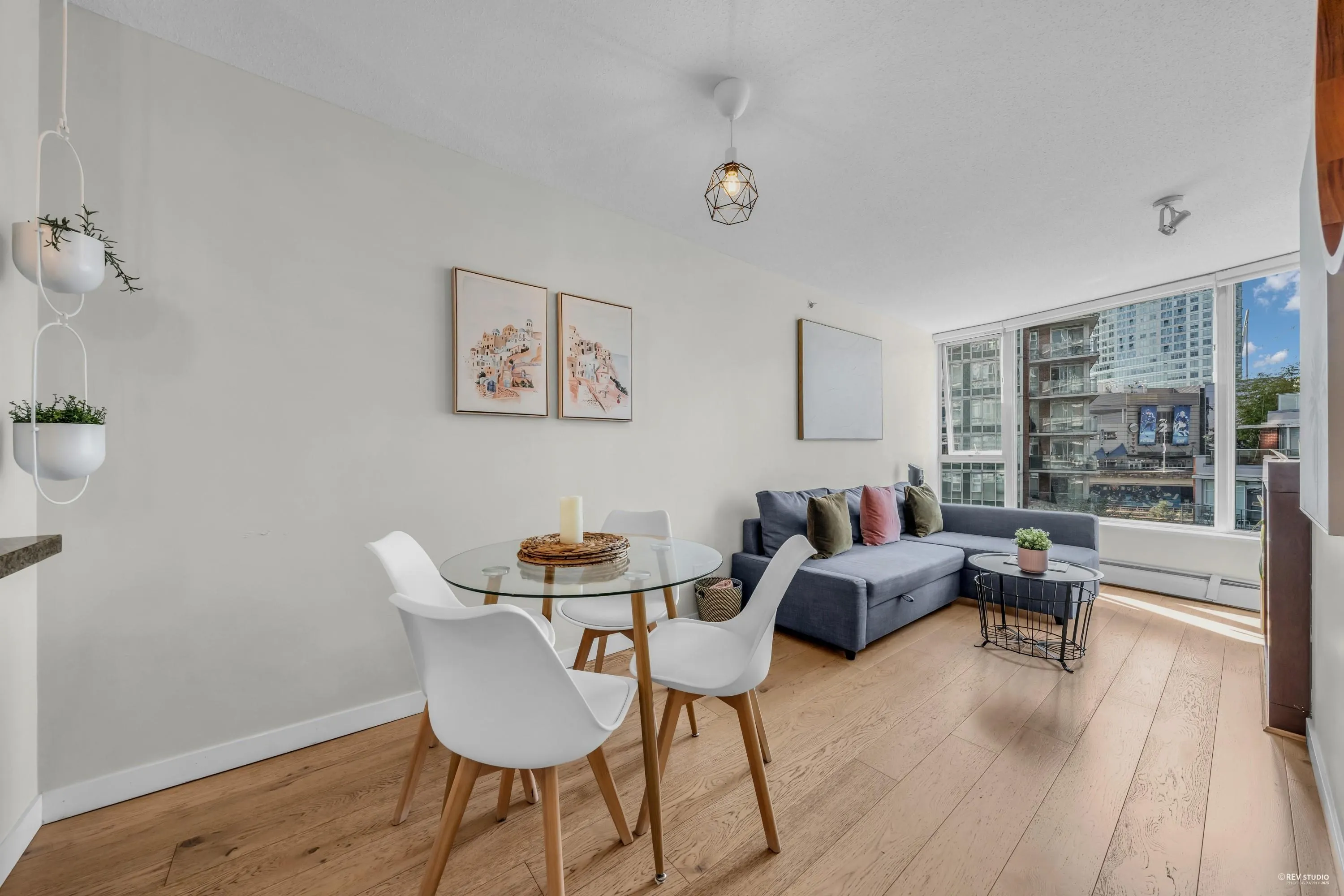 703 58 Keefer Place