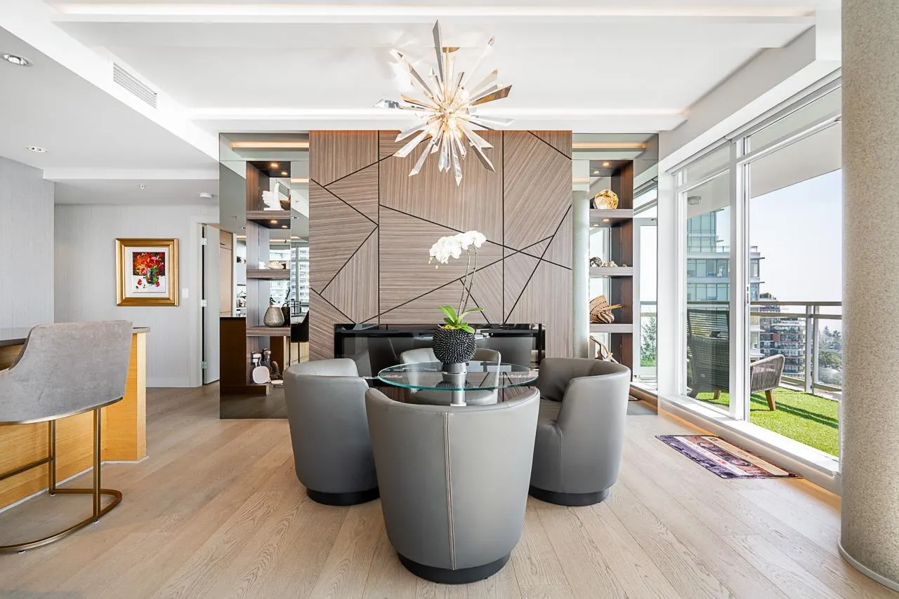 1402 15152 Russell Avenue