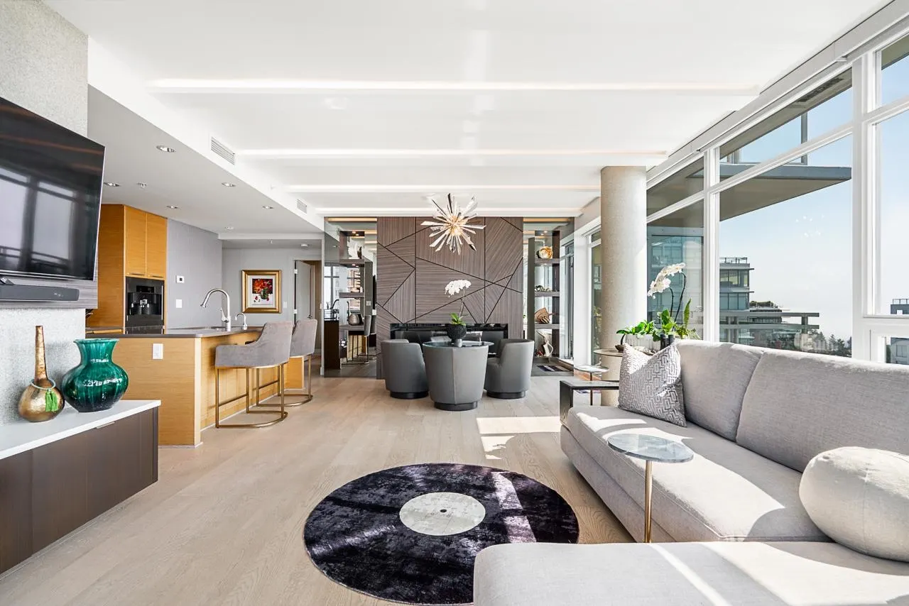 1402 15152 Russell Avenue