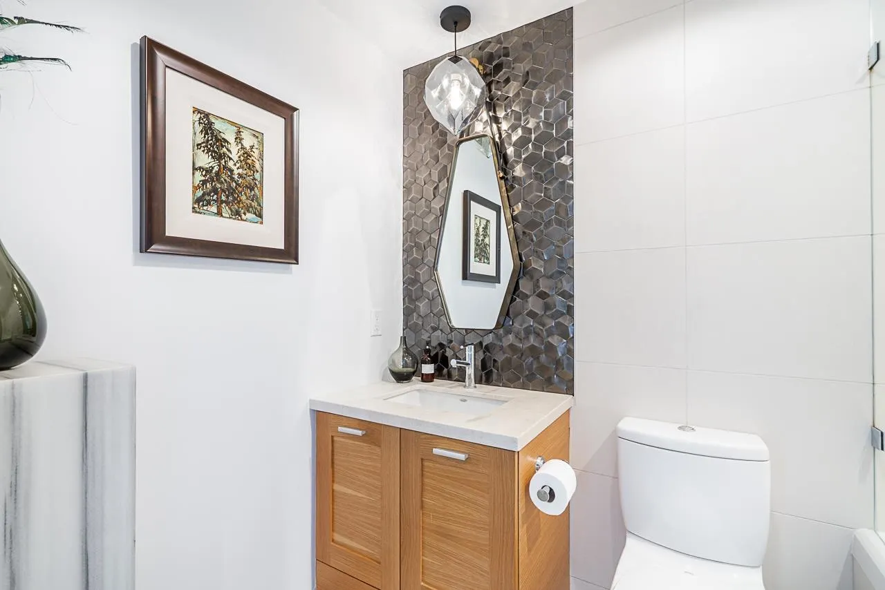 1402 15152 Russell Avenue