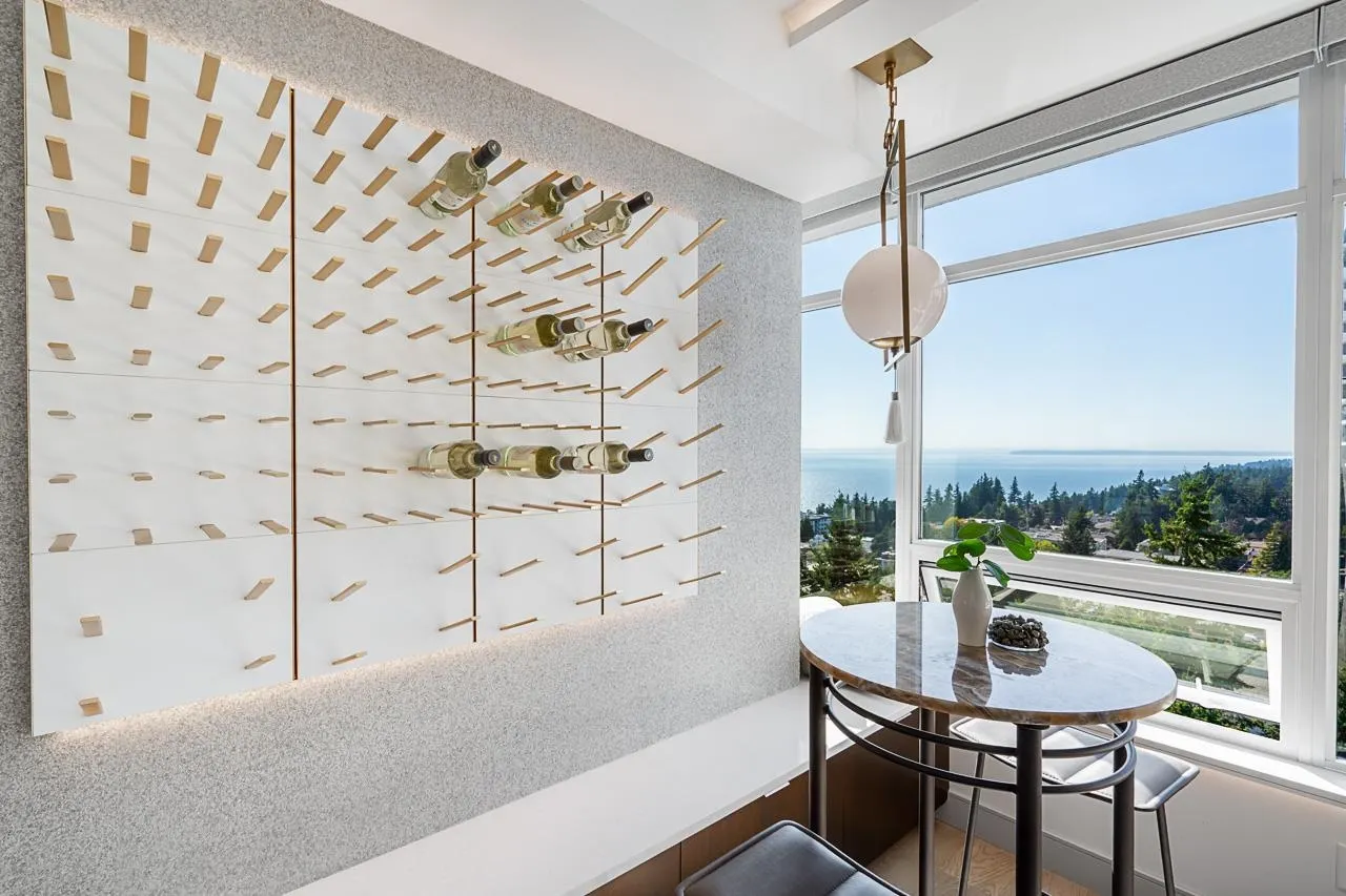 1402 15152 Russell Avenue