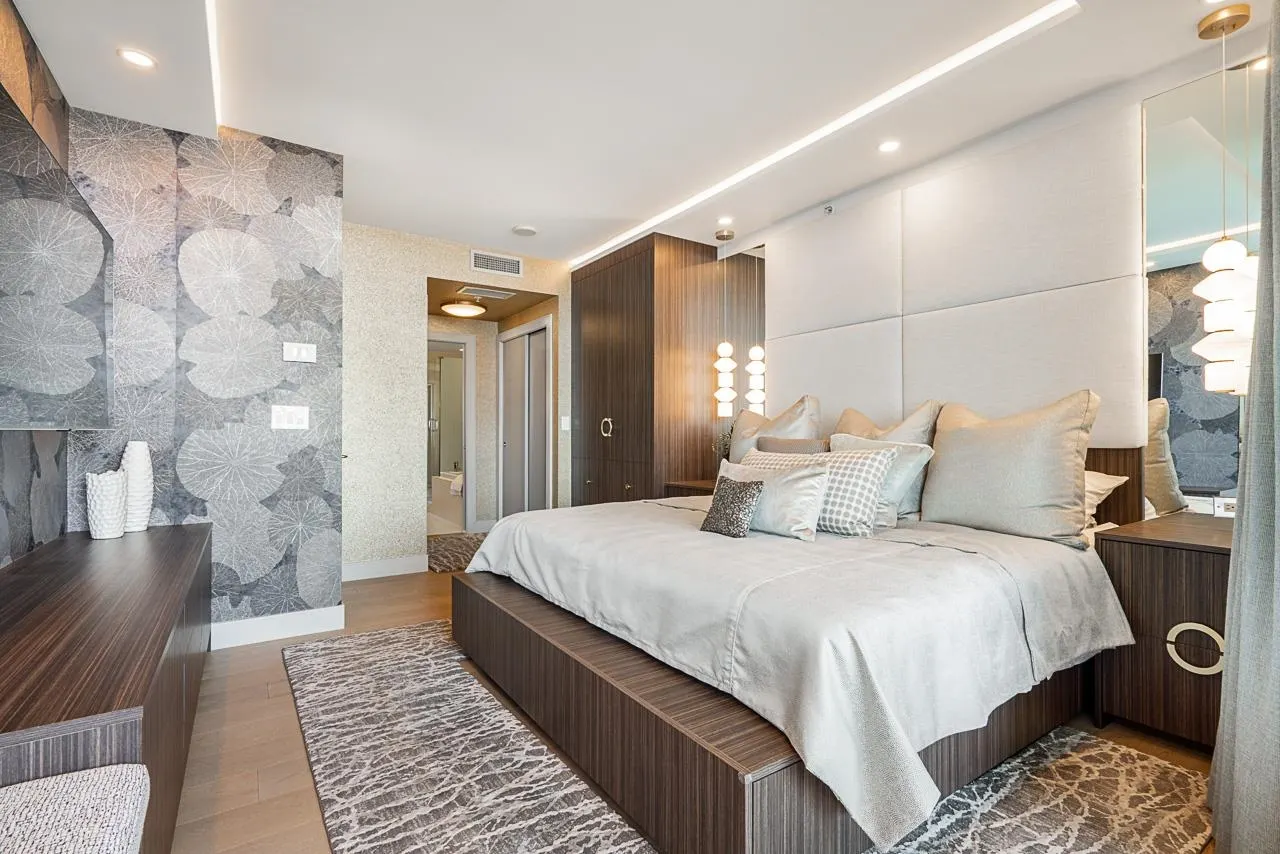 1402 15152 Russell Avenue