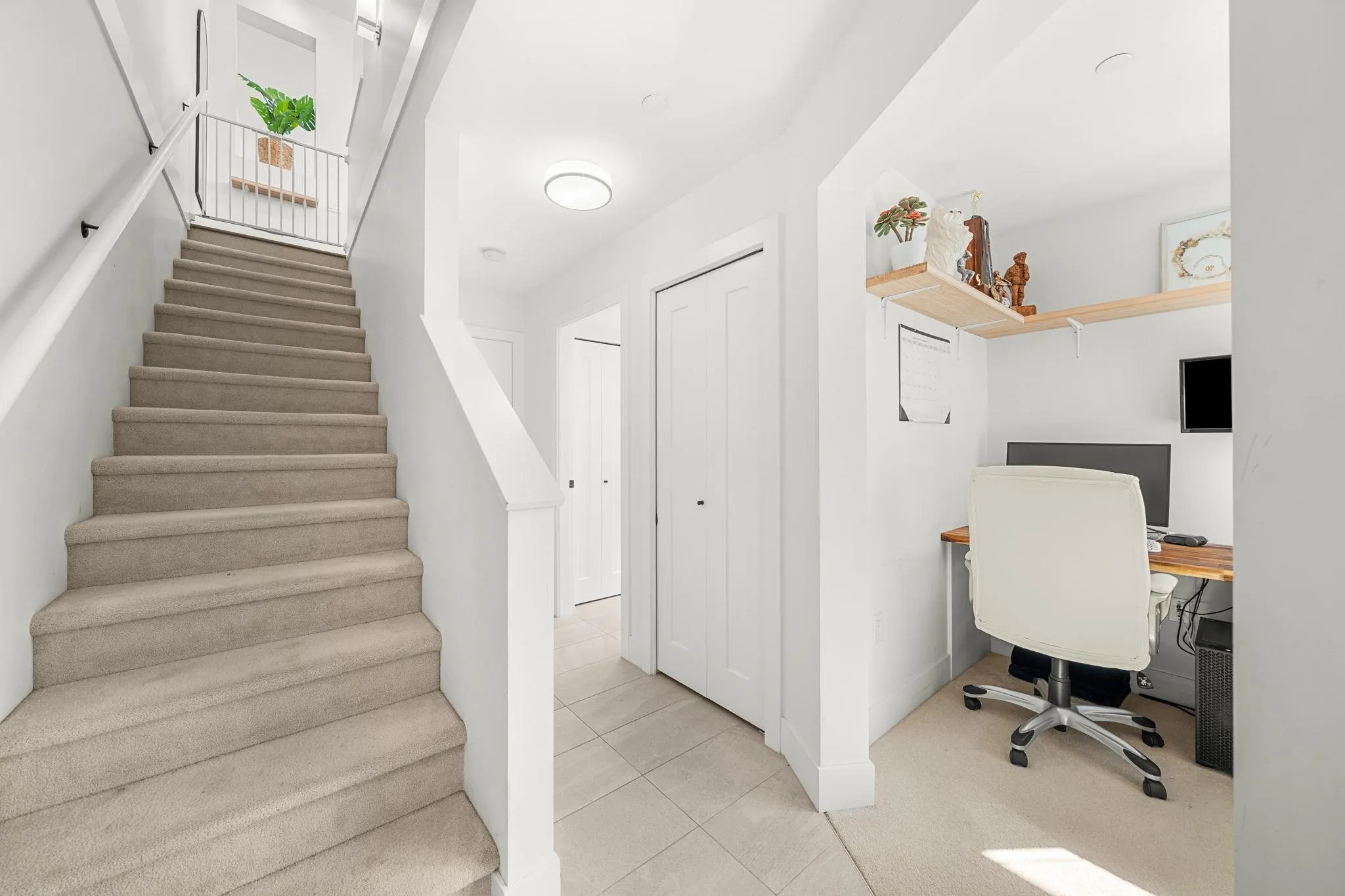 39 4656 Orca Way