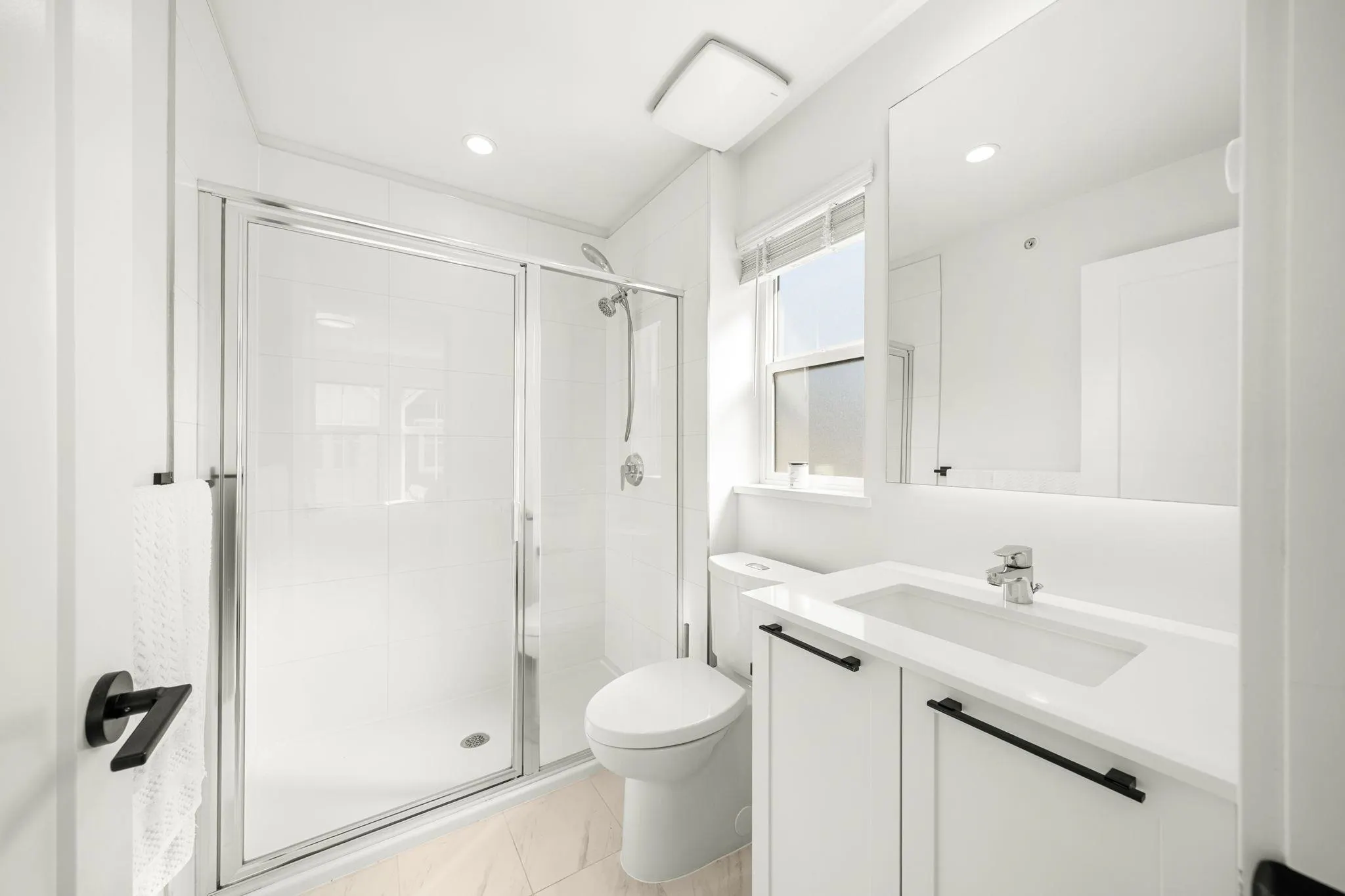 39 4656 Orca Way