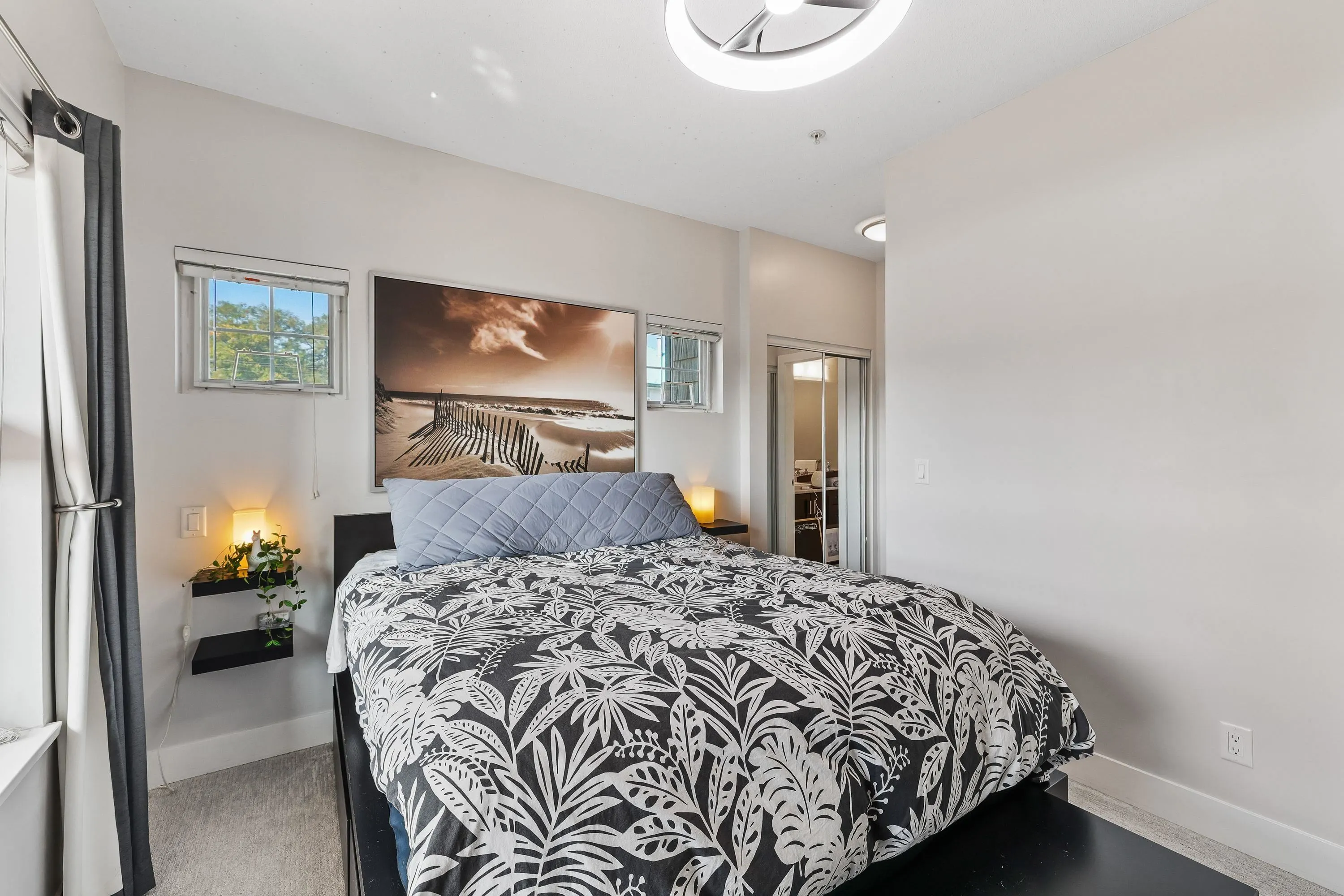 207 20630 Douglas Crescent