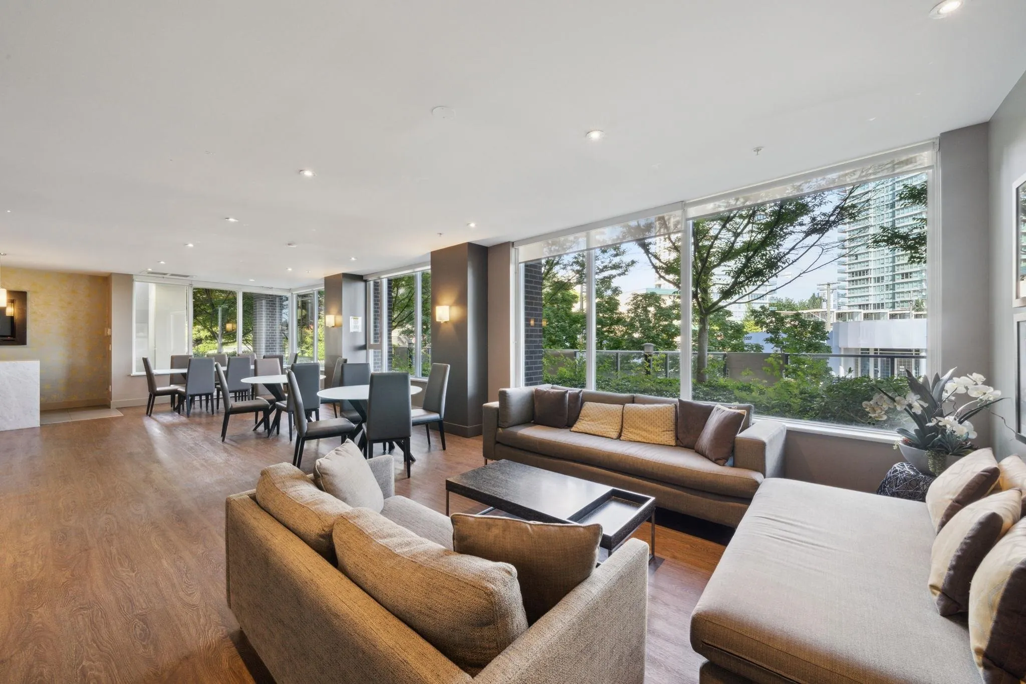 2905 2133 Douglas Road