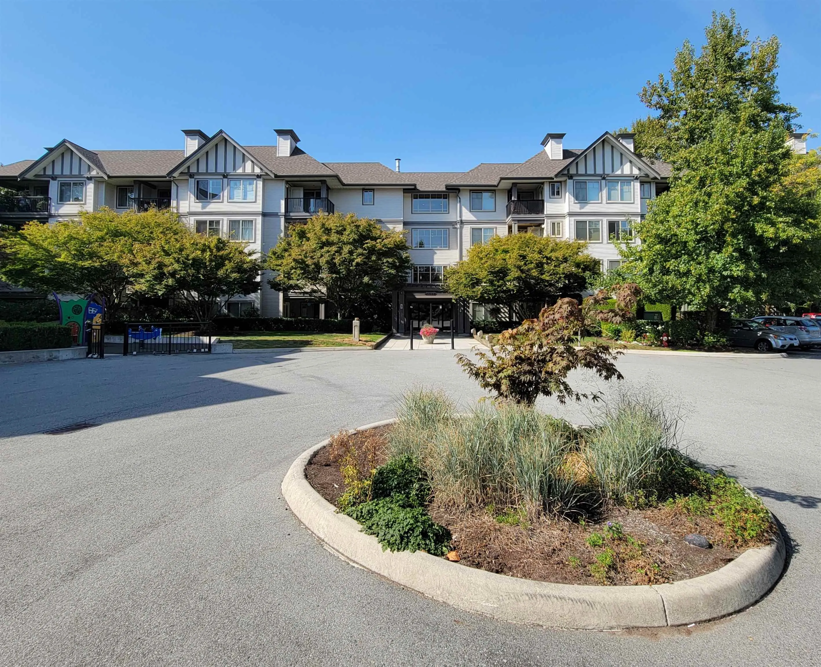 126 27358 32 Avenue