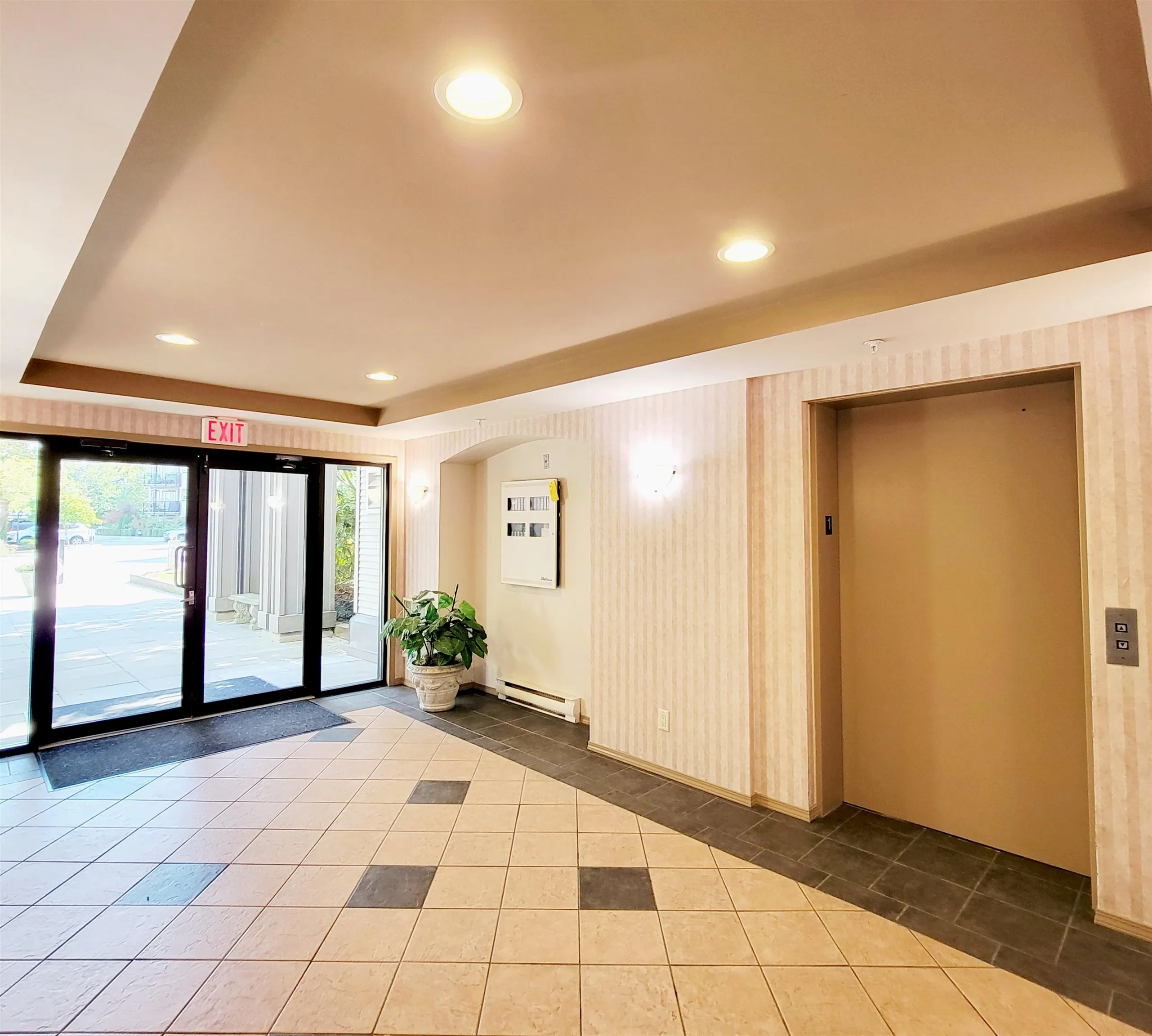 126 27358 32 Avenue