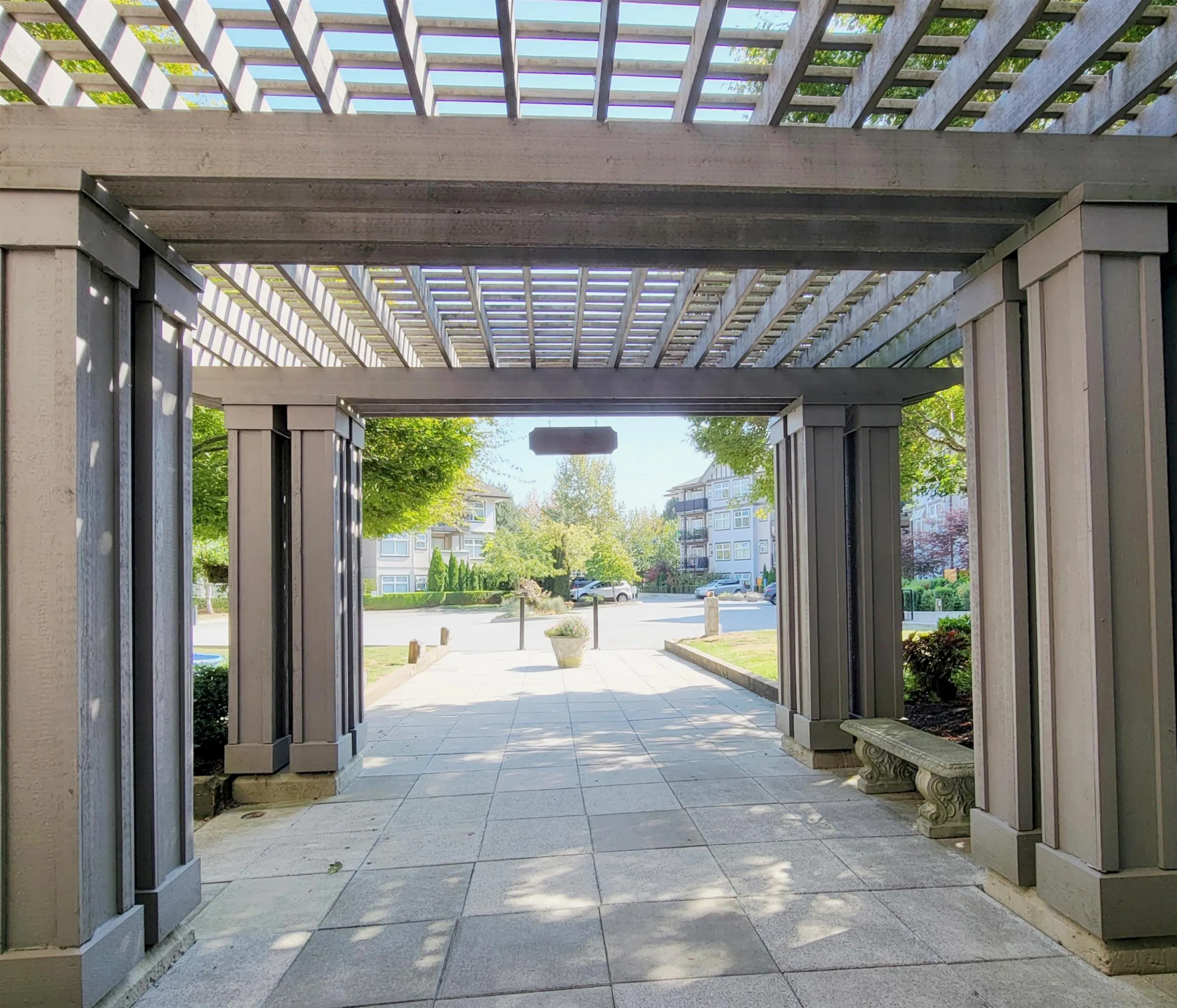 126 27358 32 Avenue