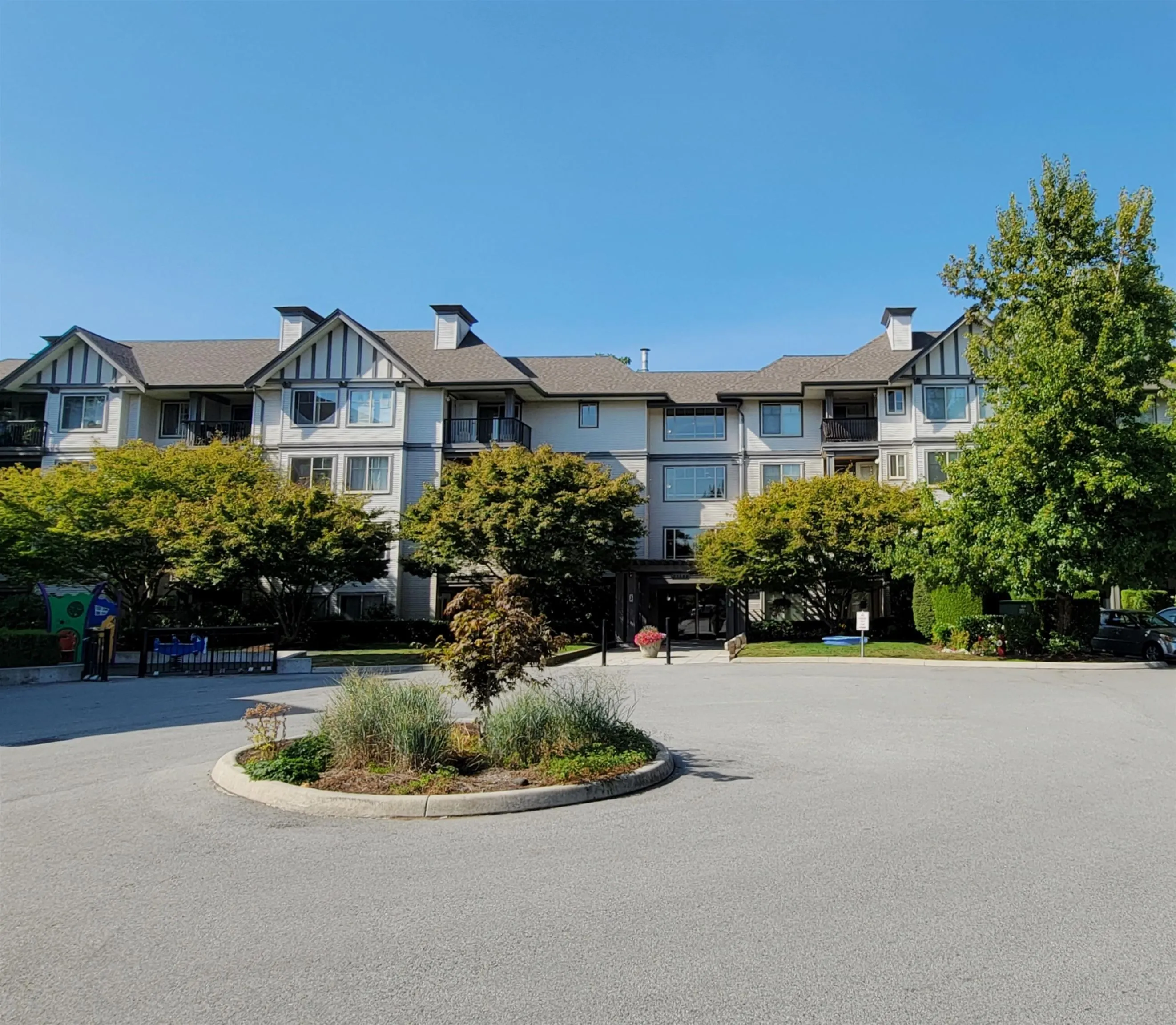 126 27358 32 Avenue