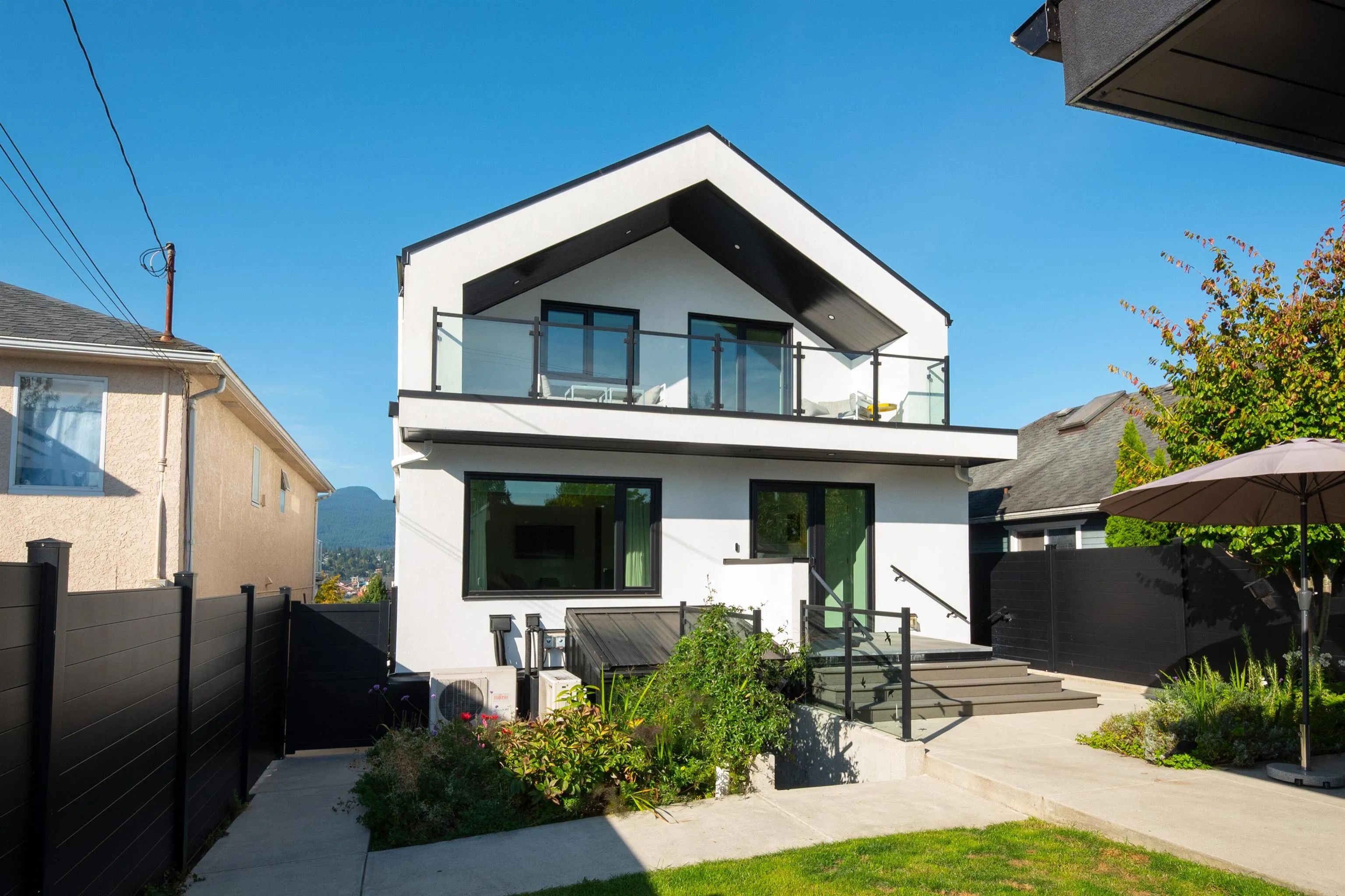 2734 Yale Street