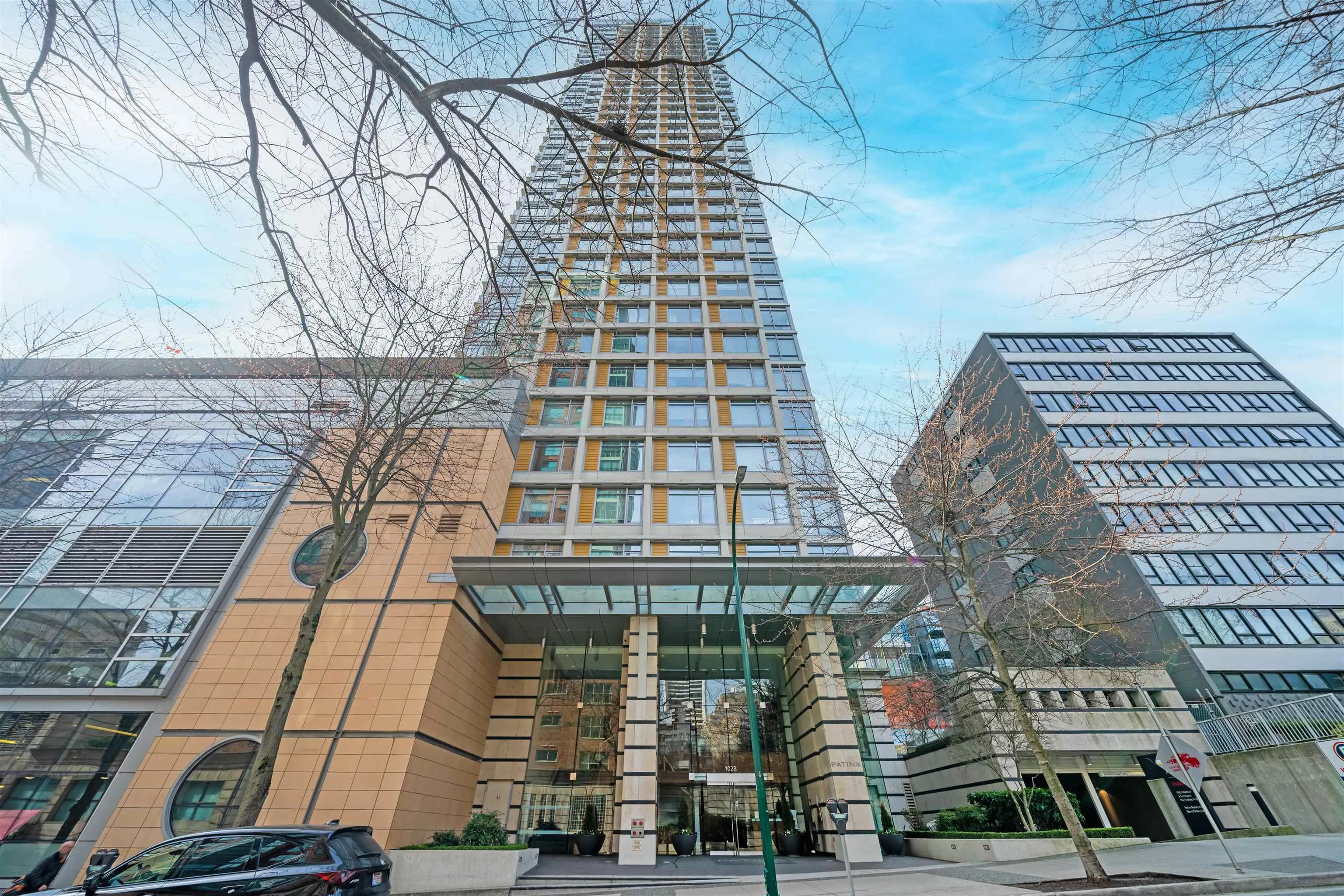 3005 1028 Barclay Street