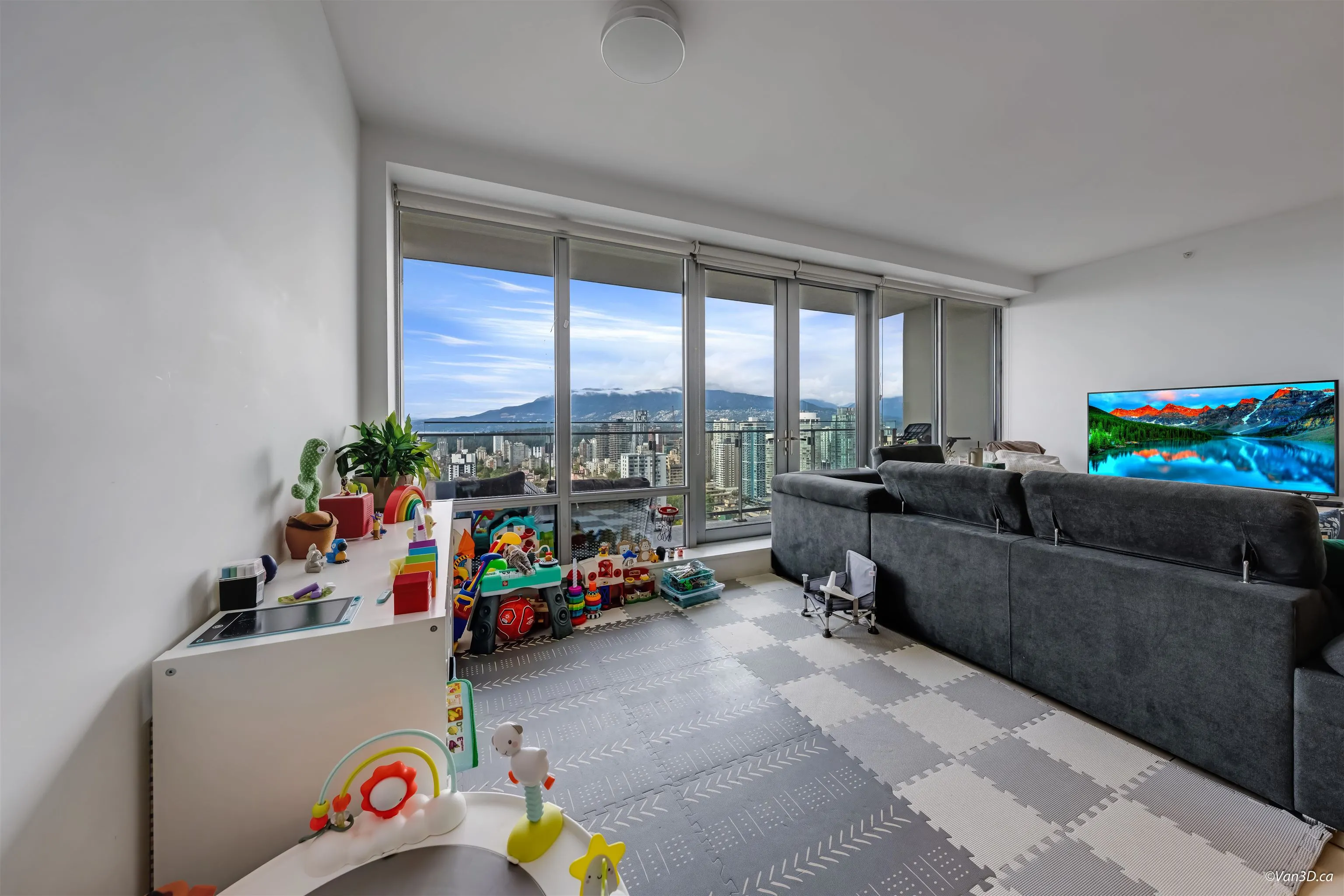 3005 1028 Barclay Street