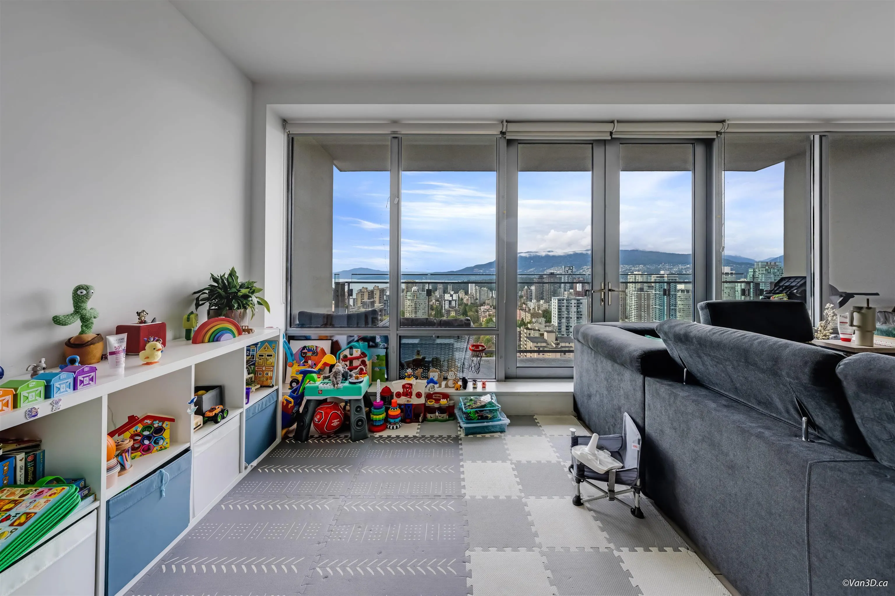 3005 1028 Barclay Street