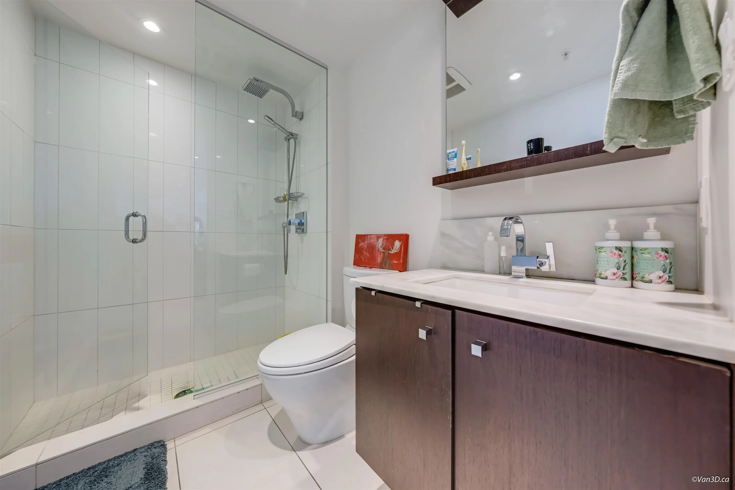 3005 1028 Barclay Street