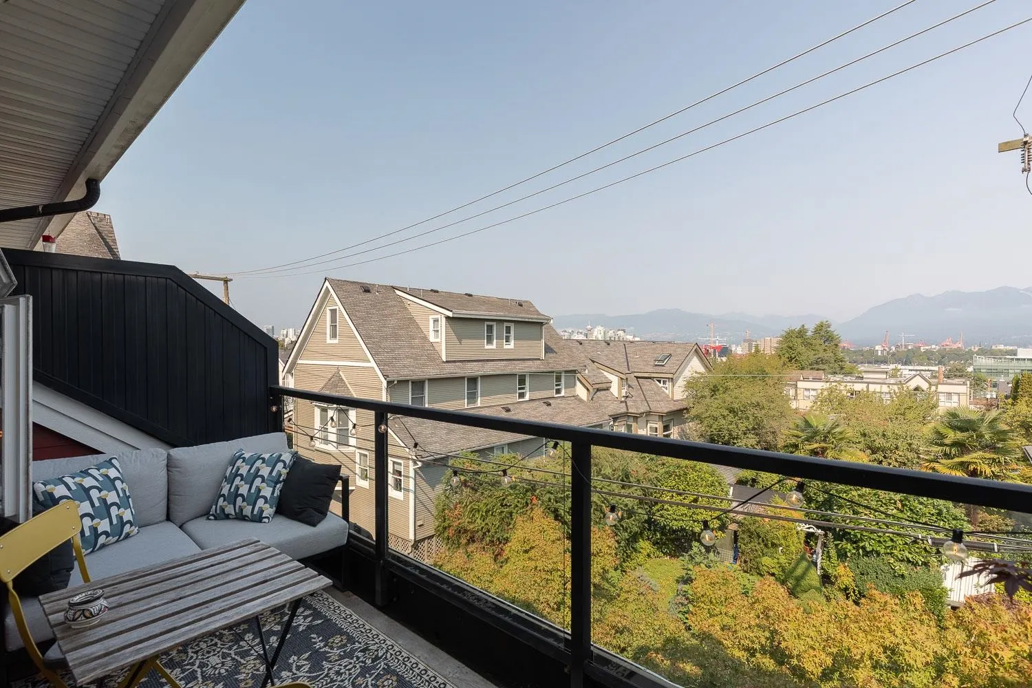 2272 St. George Street