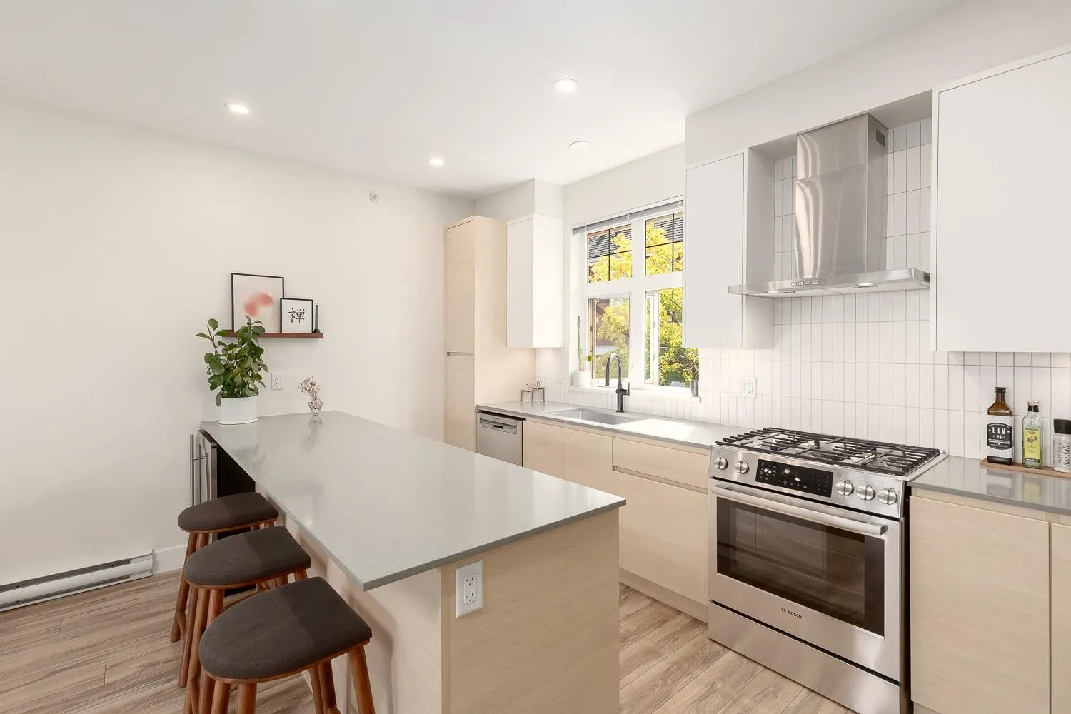 2272 St. George Street