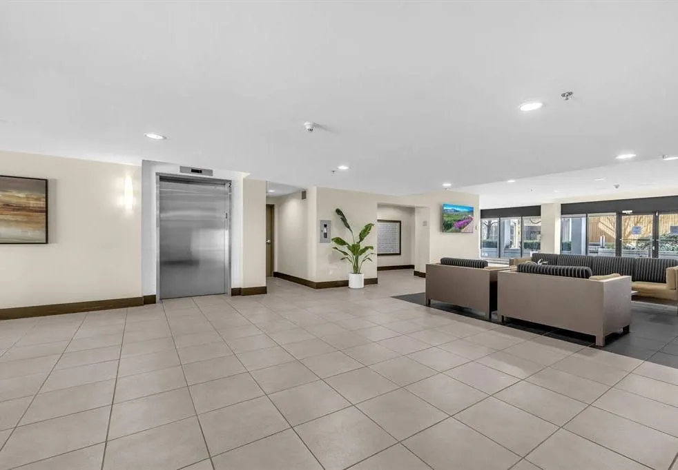1 7911 Ackroyd Road