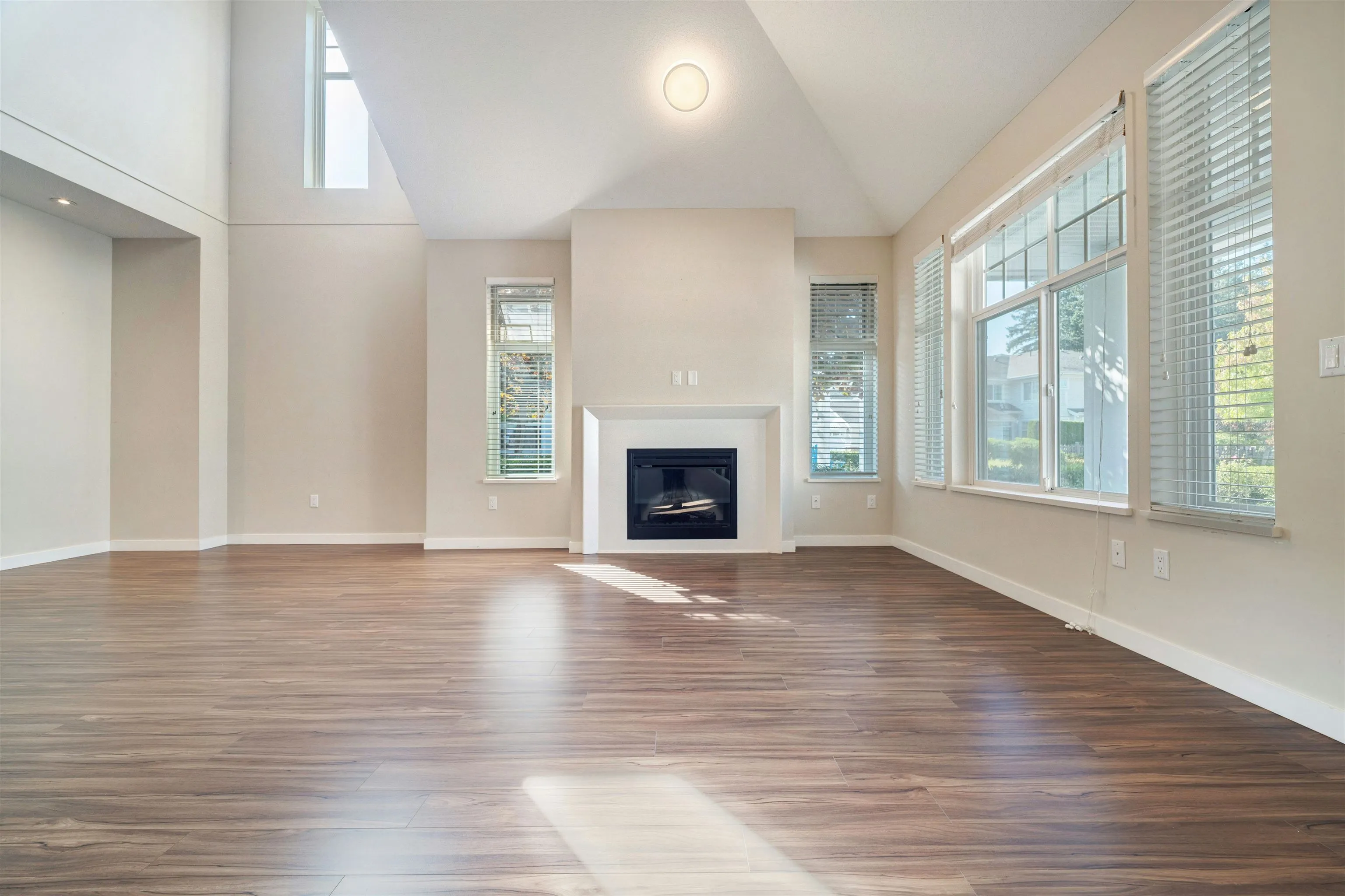 3 10500 Delsom Crescent