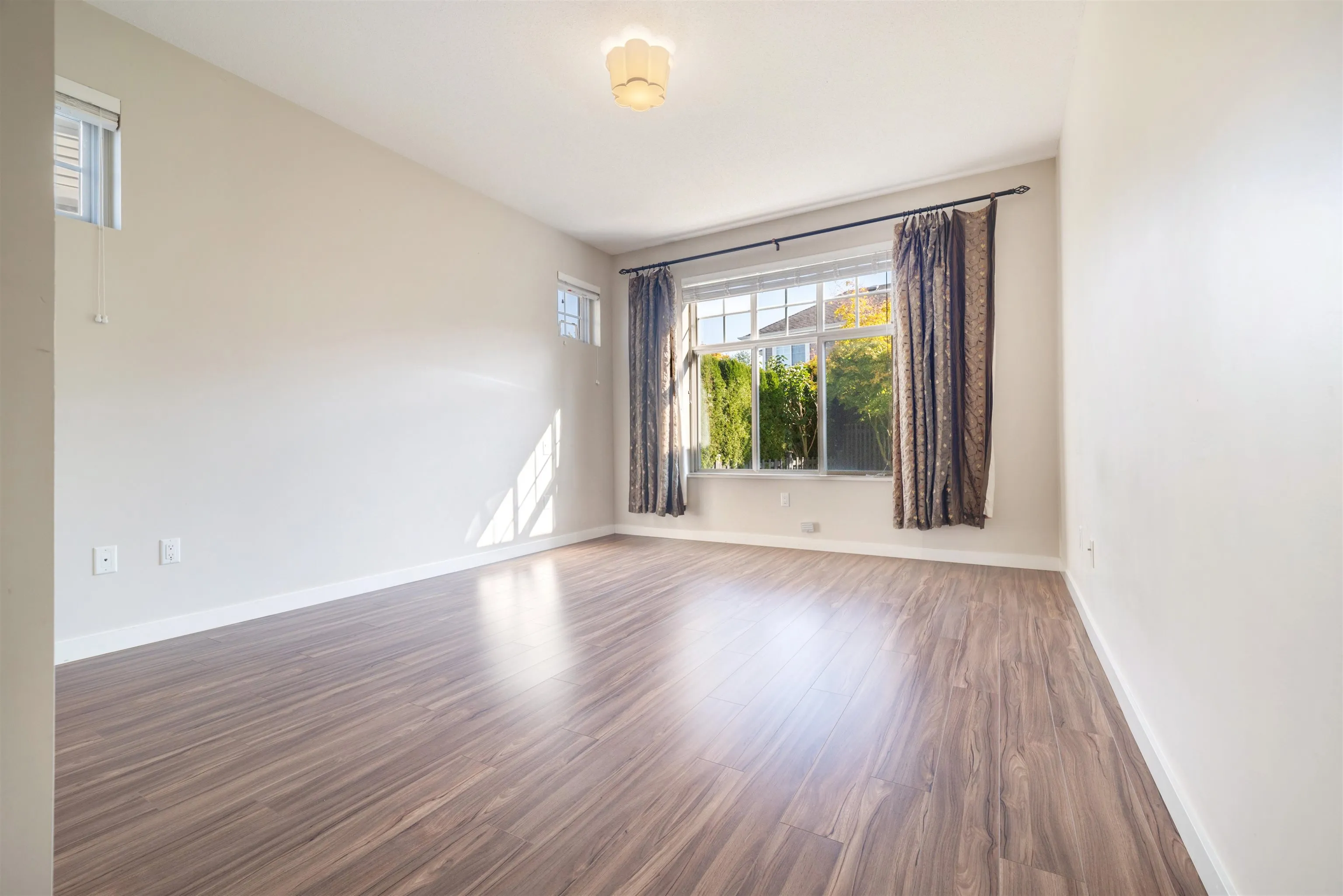 3 10500 Delsom Crescent