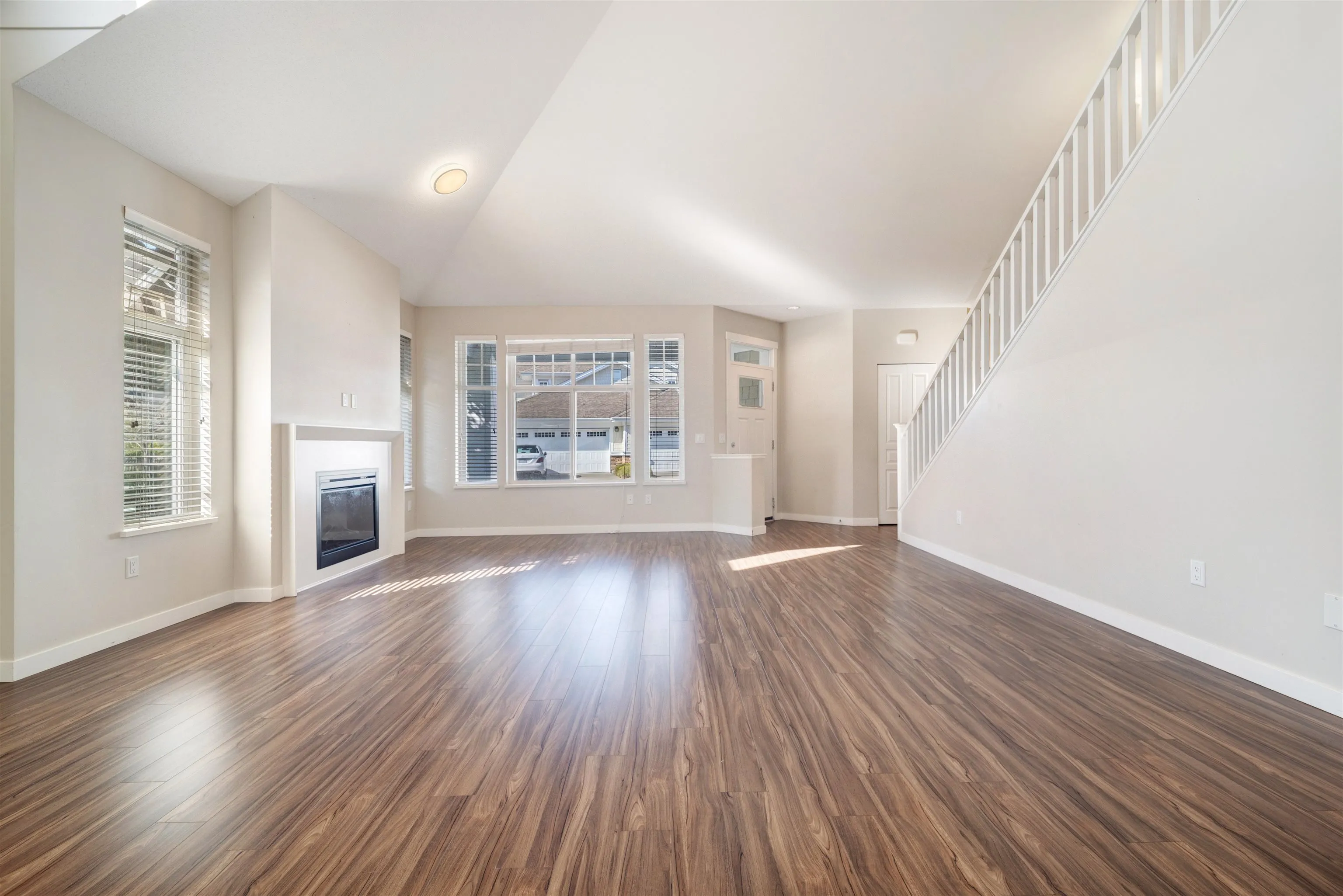 3 10500 Delsom Crescent