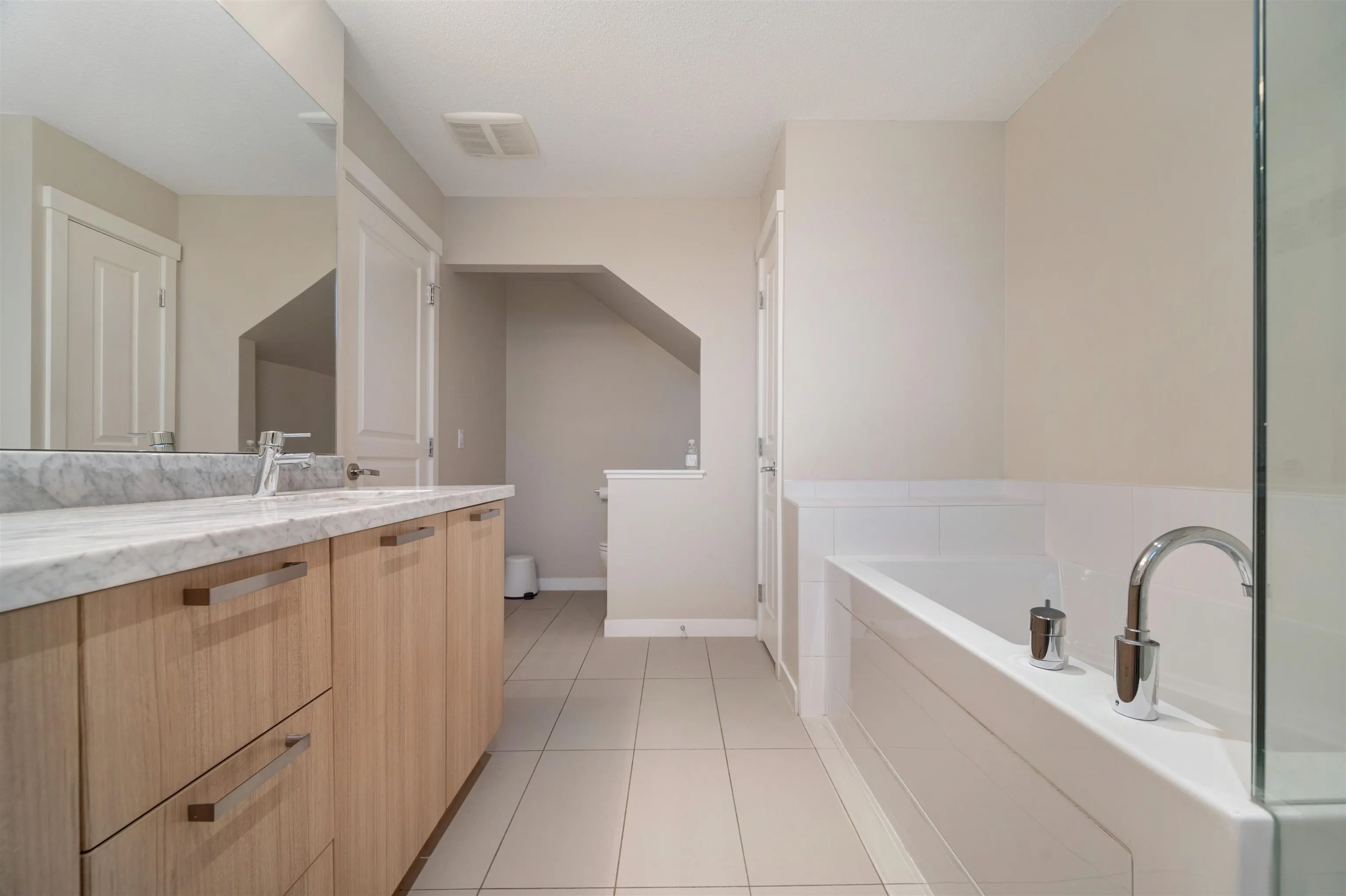 3 10500 Delsom Crescent