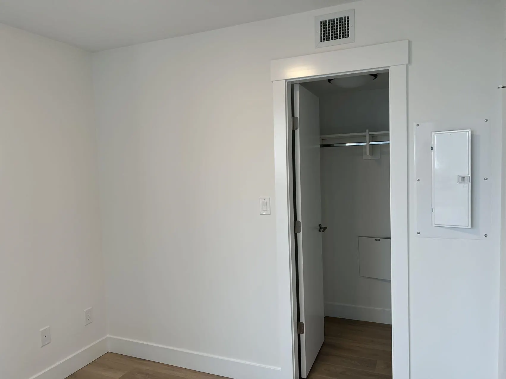 1801 4711 Hazel Street