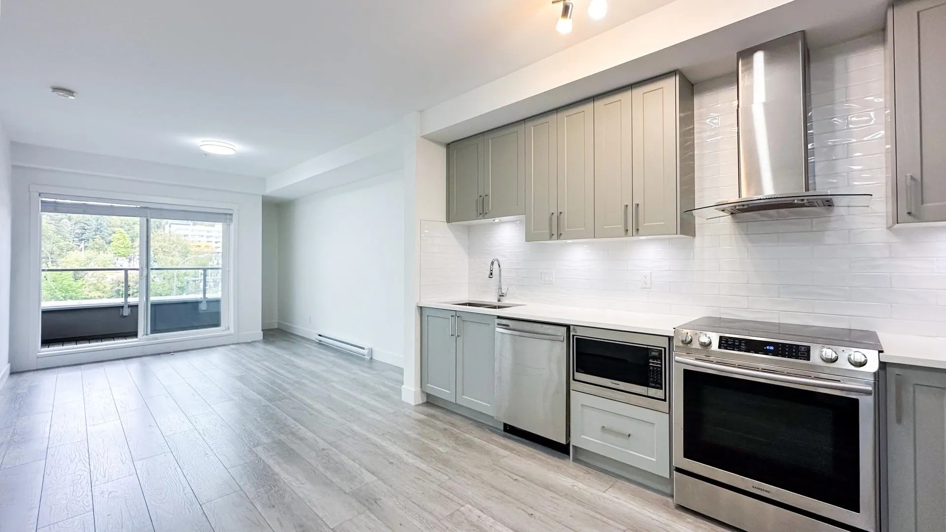 304 13978 Fraser Highway