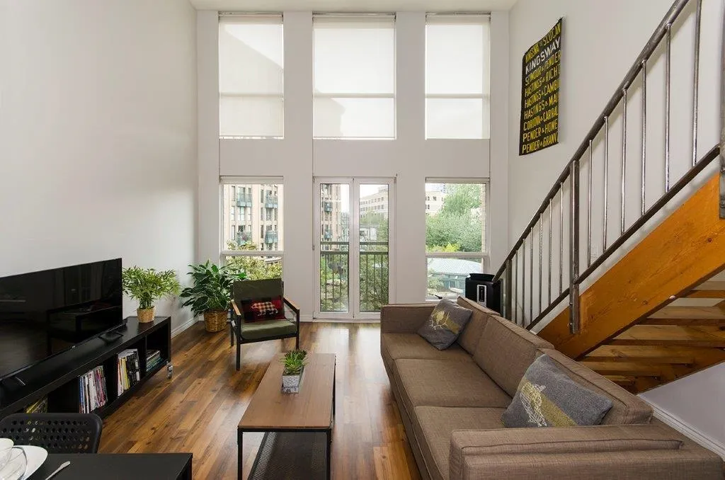 407 1 E Cordova Street