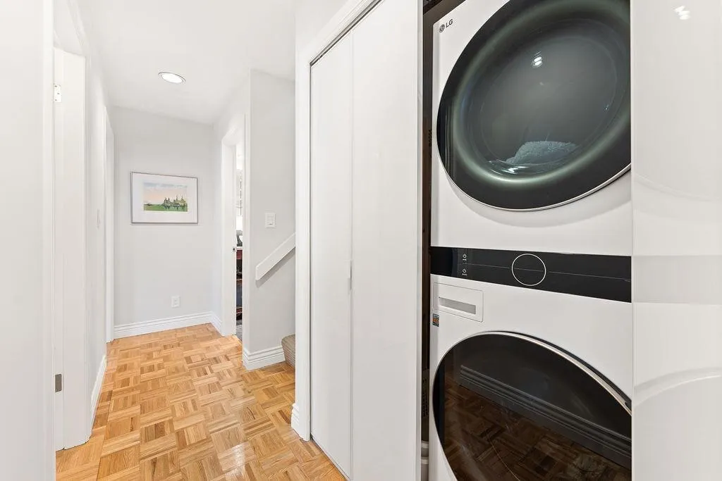 301 650 Moberly Road