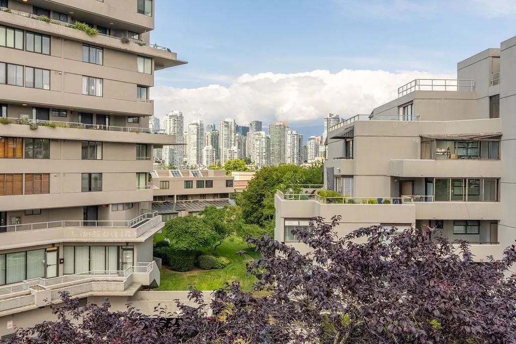 301 650 Moberly Road