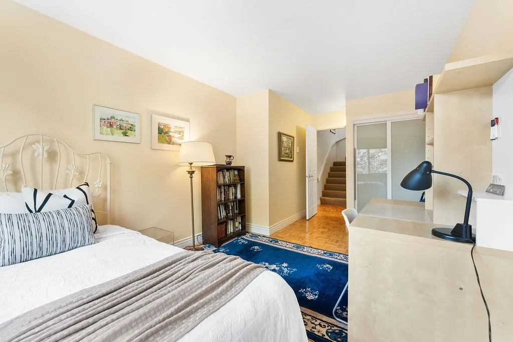 301 650 Moberly Road