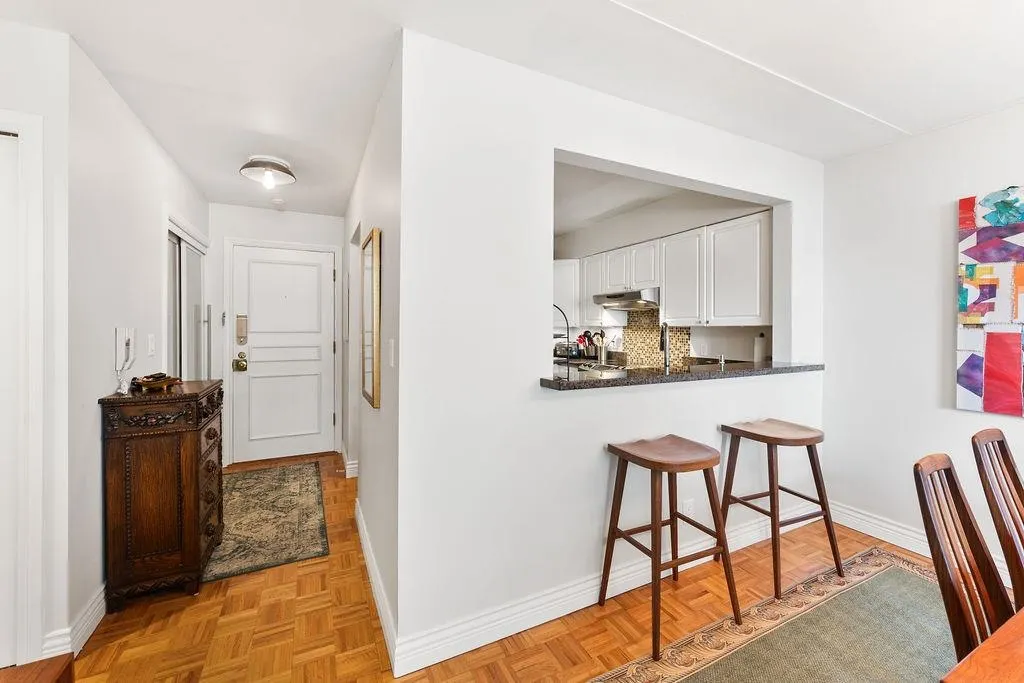 301 650 Moberly Road