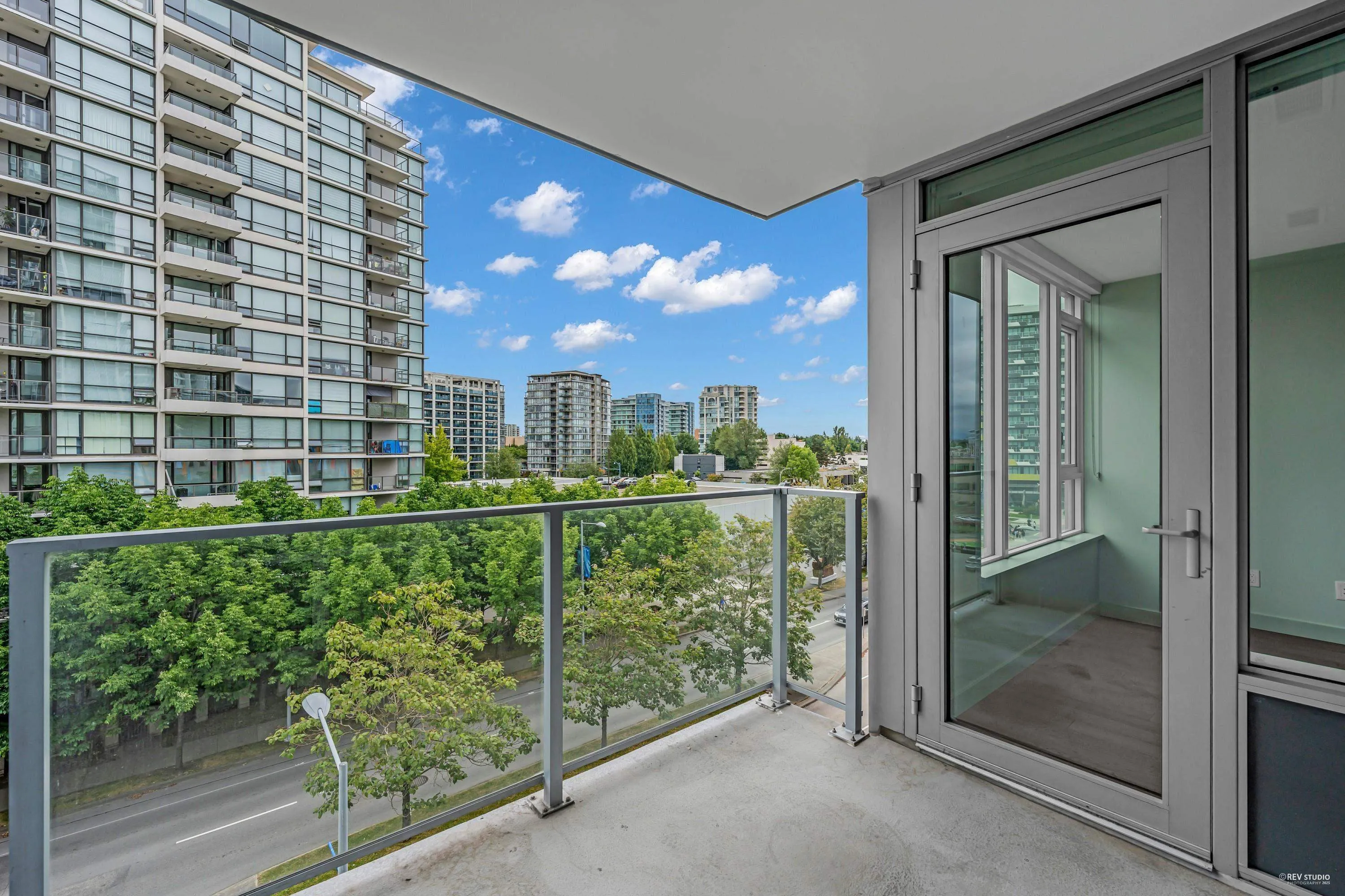 601 7488 Lansdowne Road