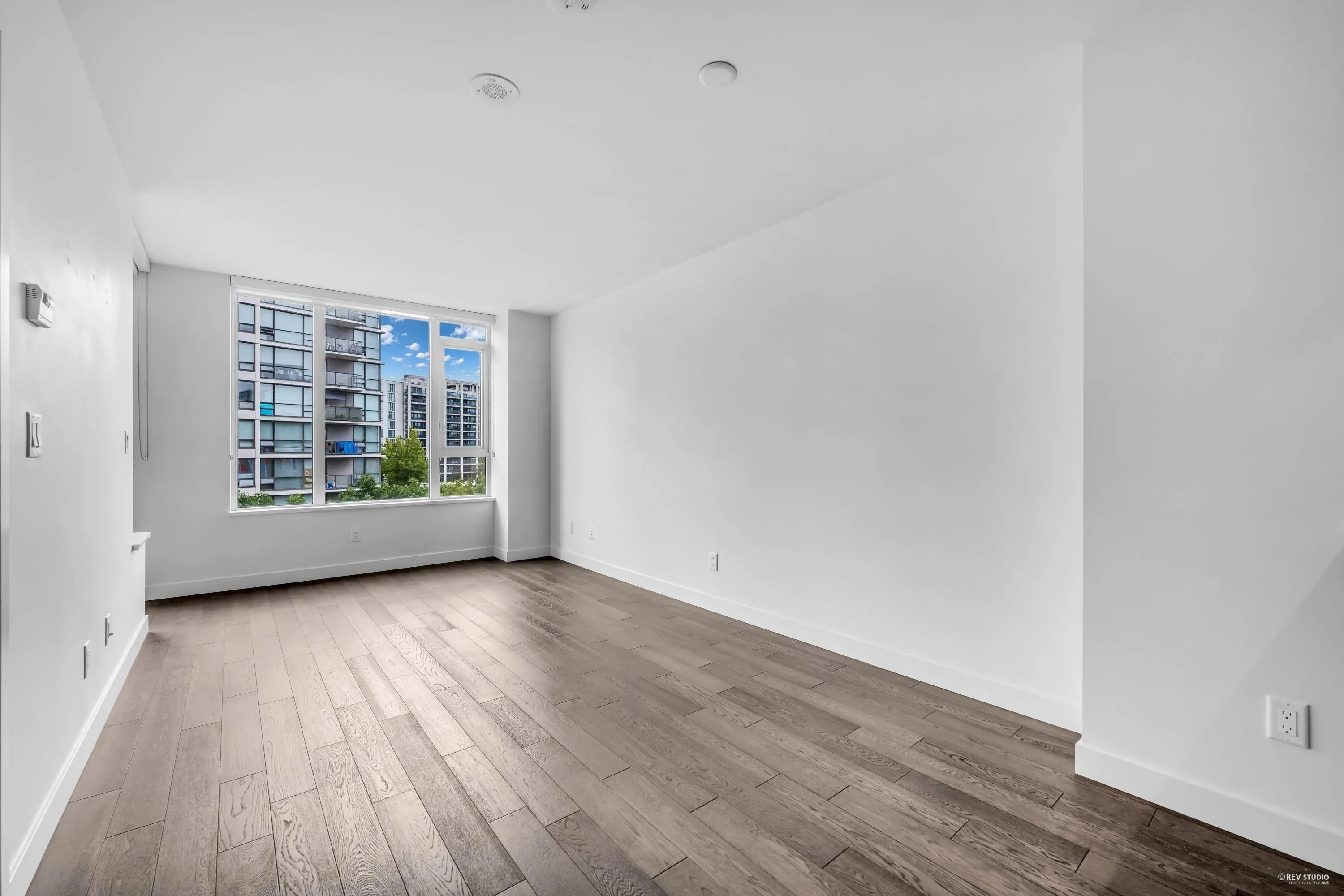 601 7488 Lansdowne Road