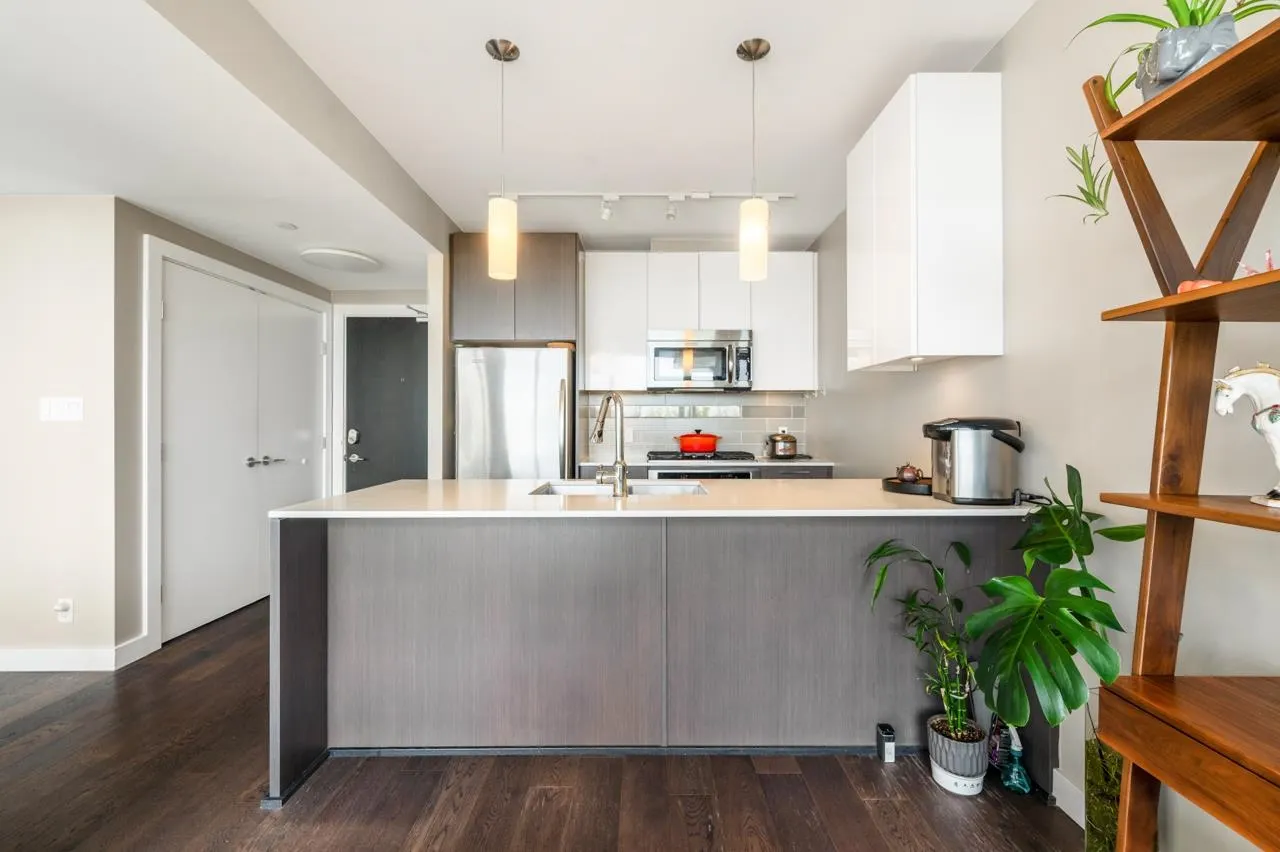 6005 5511 Hollybridge Way