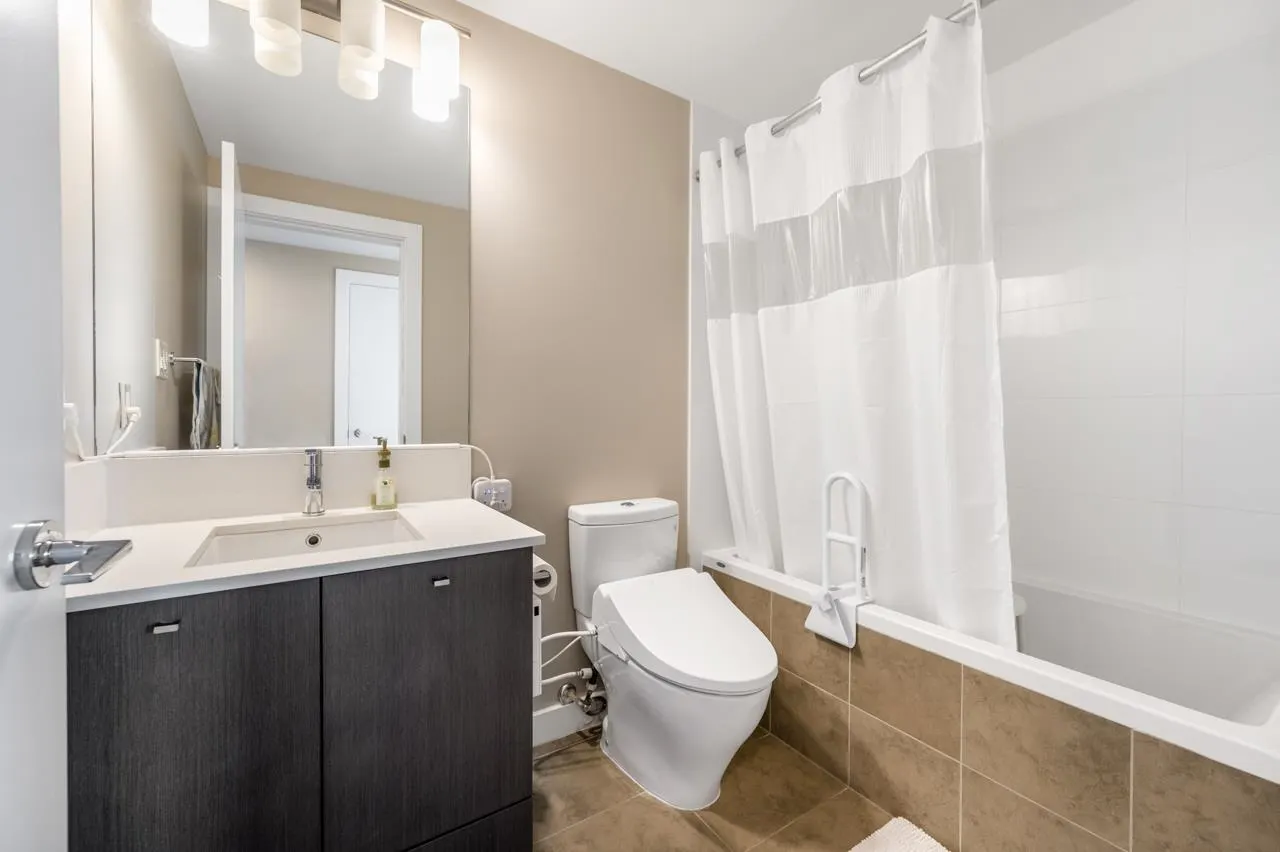 6005 5511 Hollybridge Way