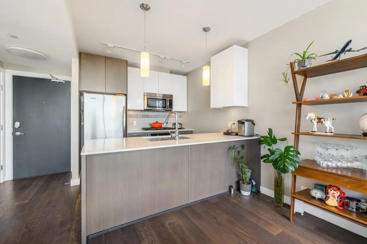 6005 5511 Hollybridge Way
