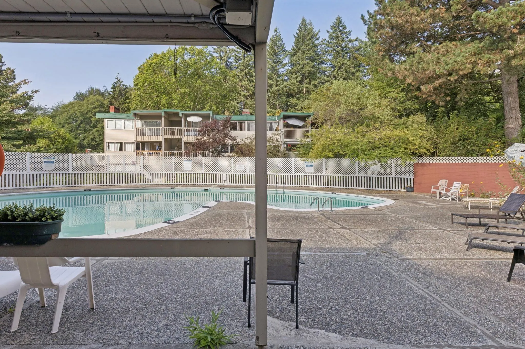 829 Westview Crescent