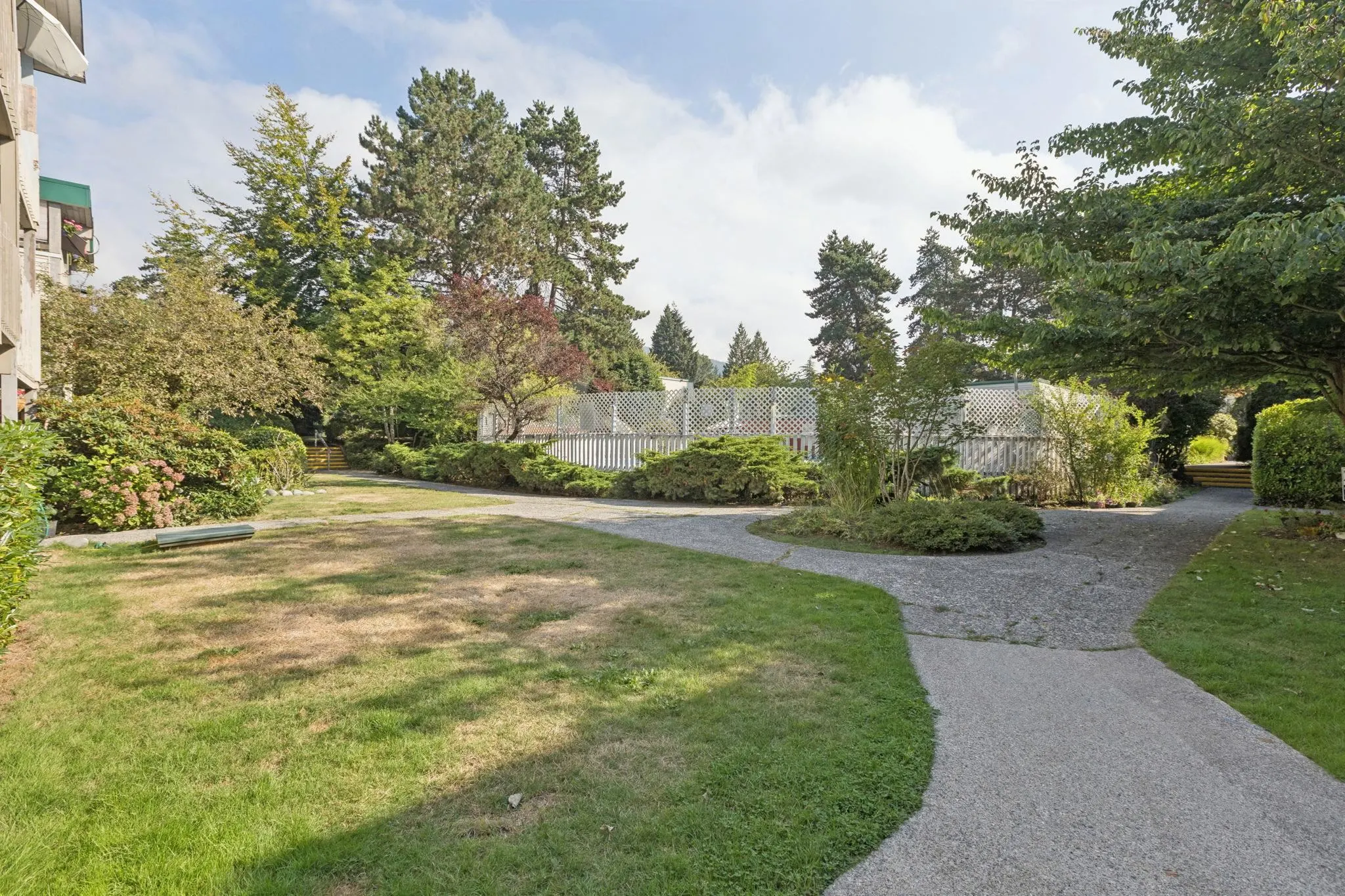 829 Westview Crescent