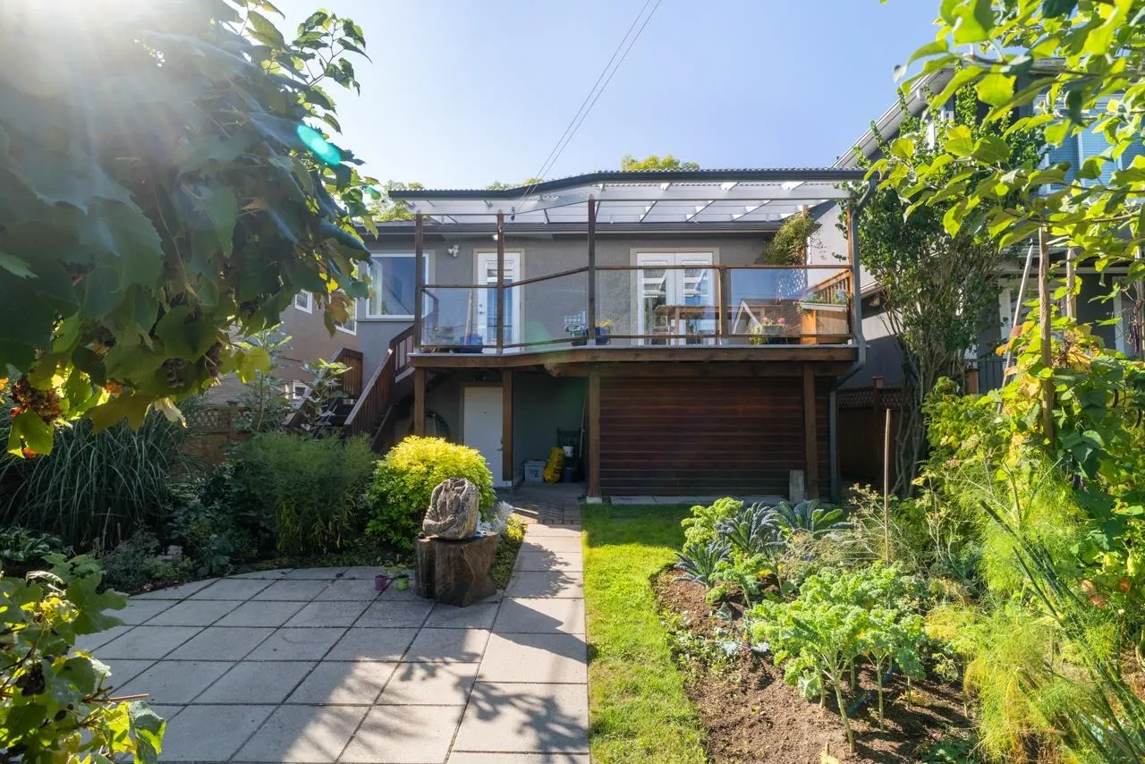 2743 Kitchener Street