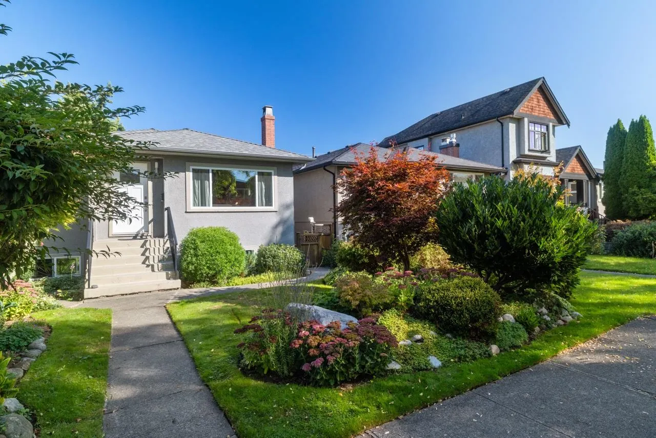 2743 Kitchener Street