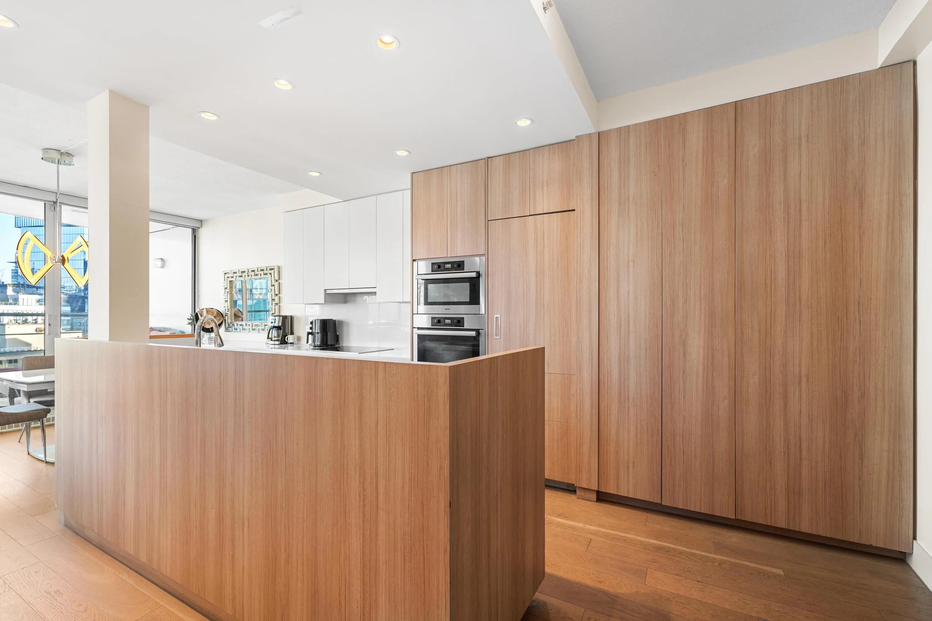 2303 1200 Alberni Street