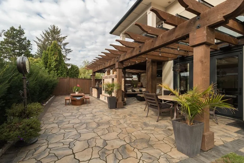 5851 Reeves Road