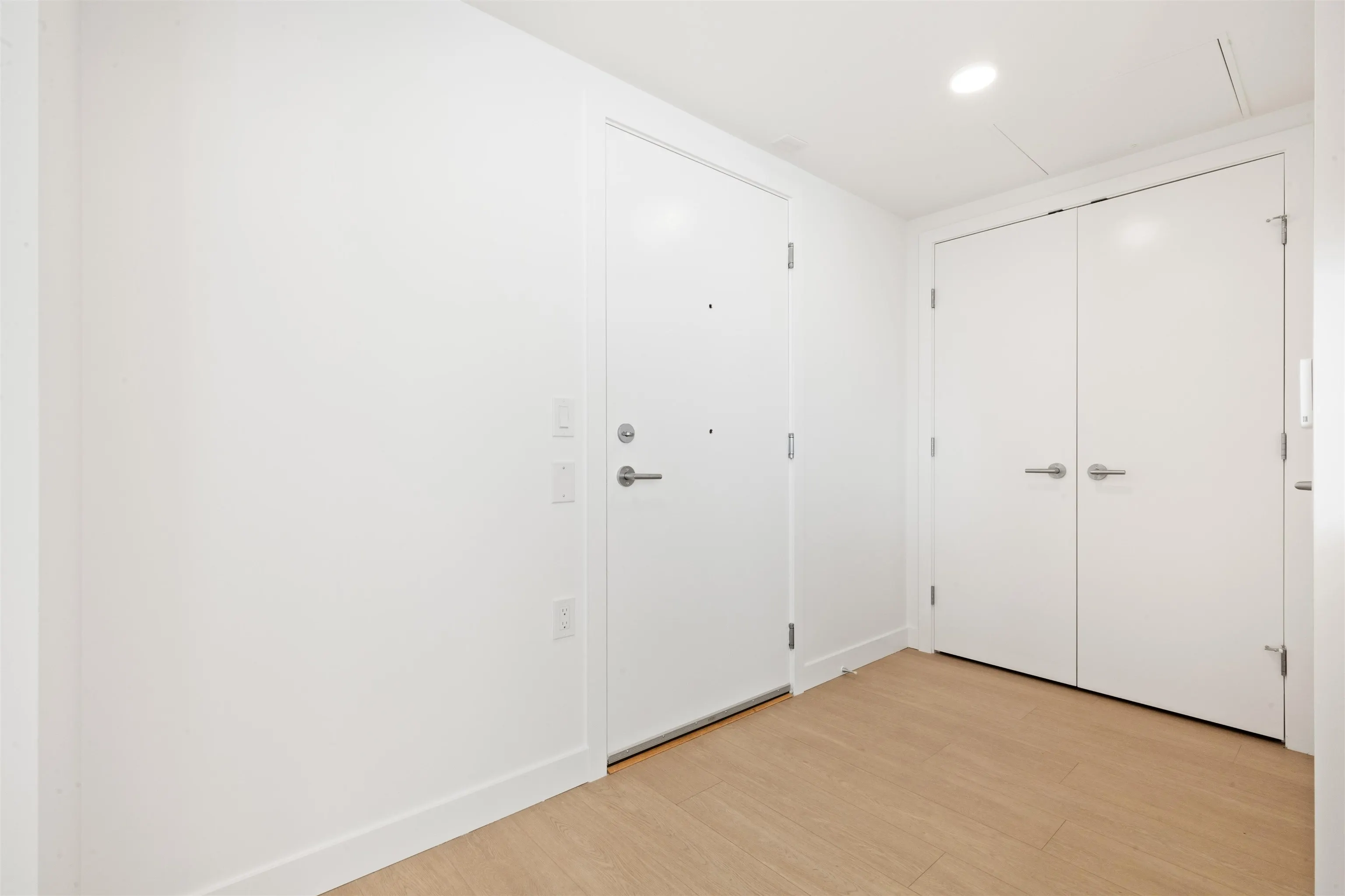 404 7683 Park Crescent