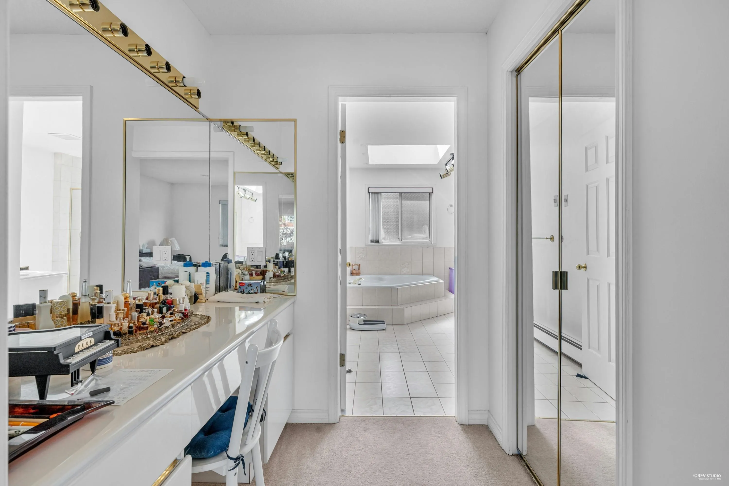 426 W 44th Avenue