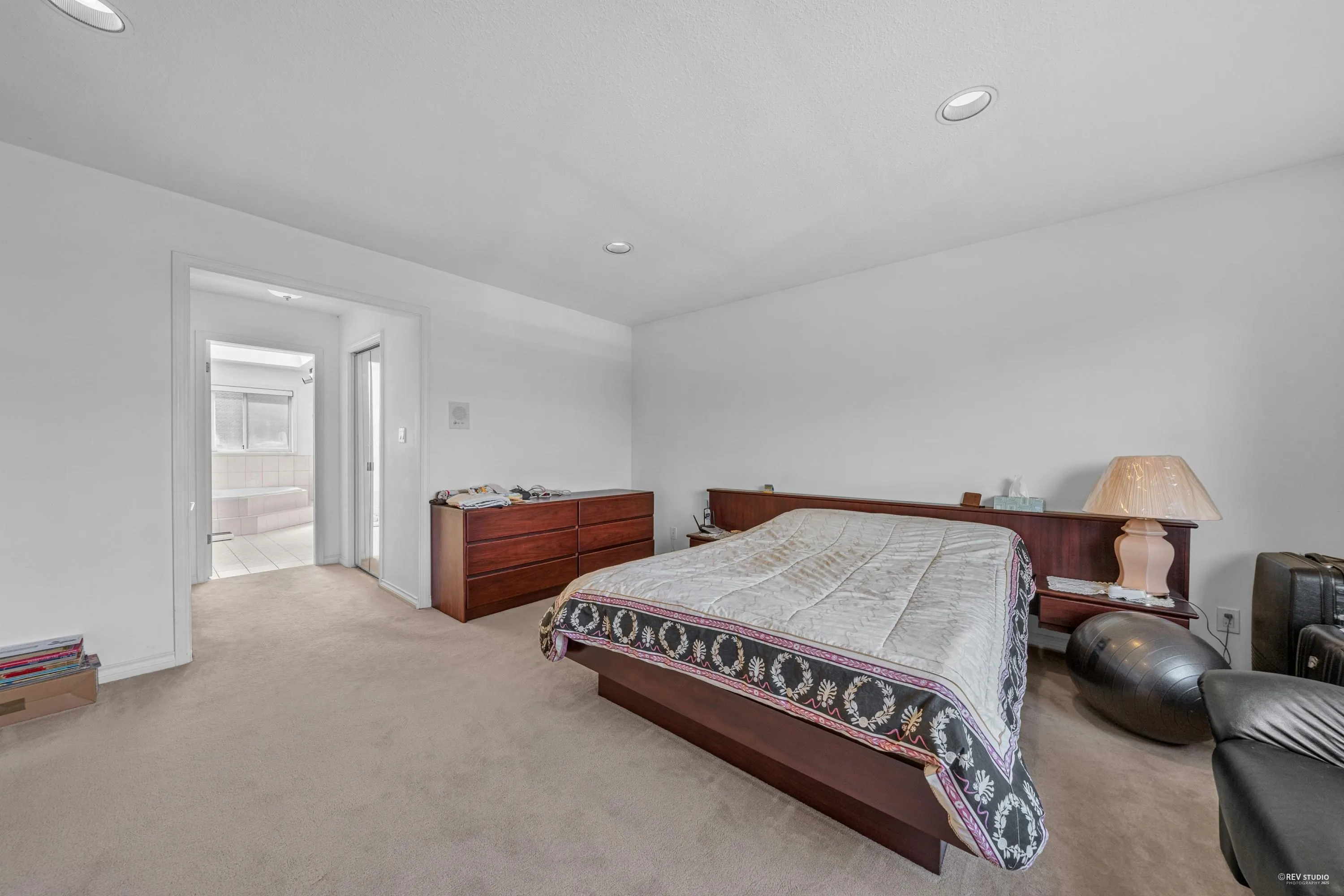 426 W 44th Avenue