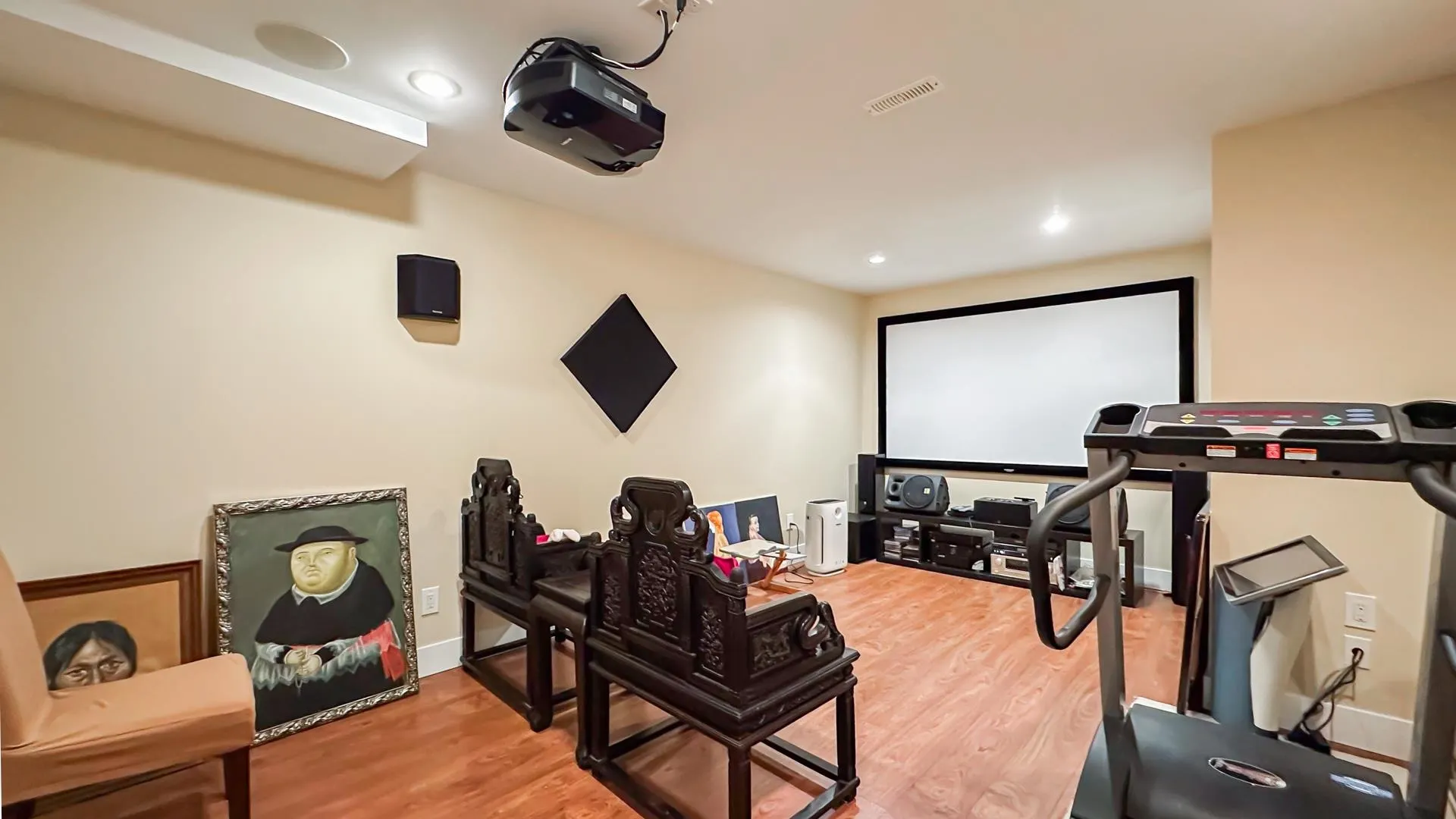 4825 Headland Close